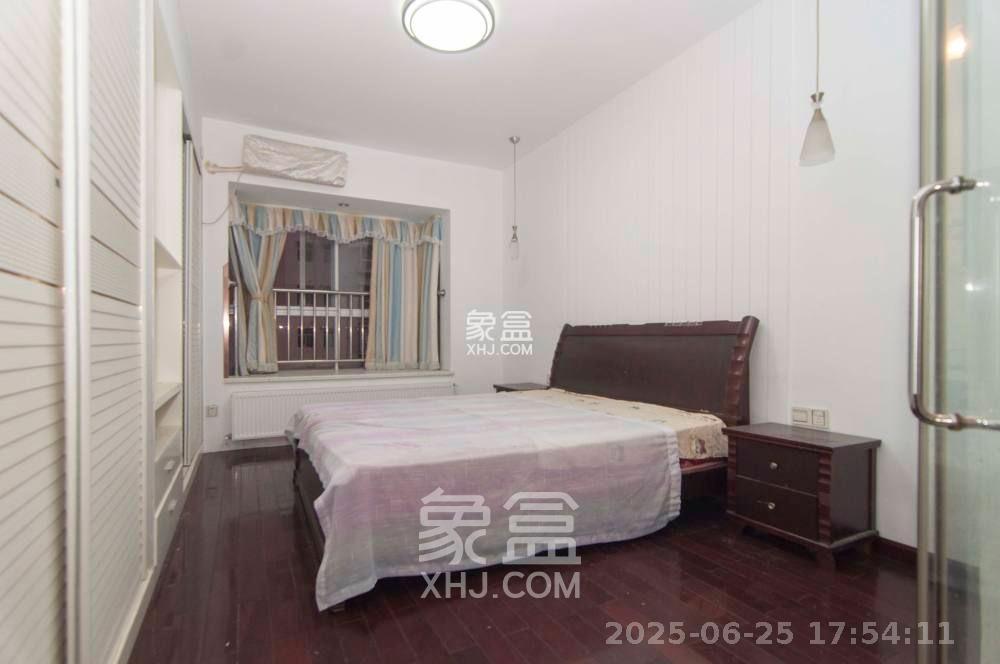 华银园 3室2厅1卫 2500.0元/月 华银园 3室2厅1卫 2500.0元/月室内图