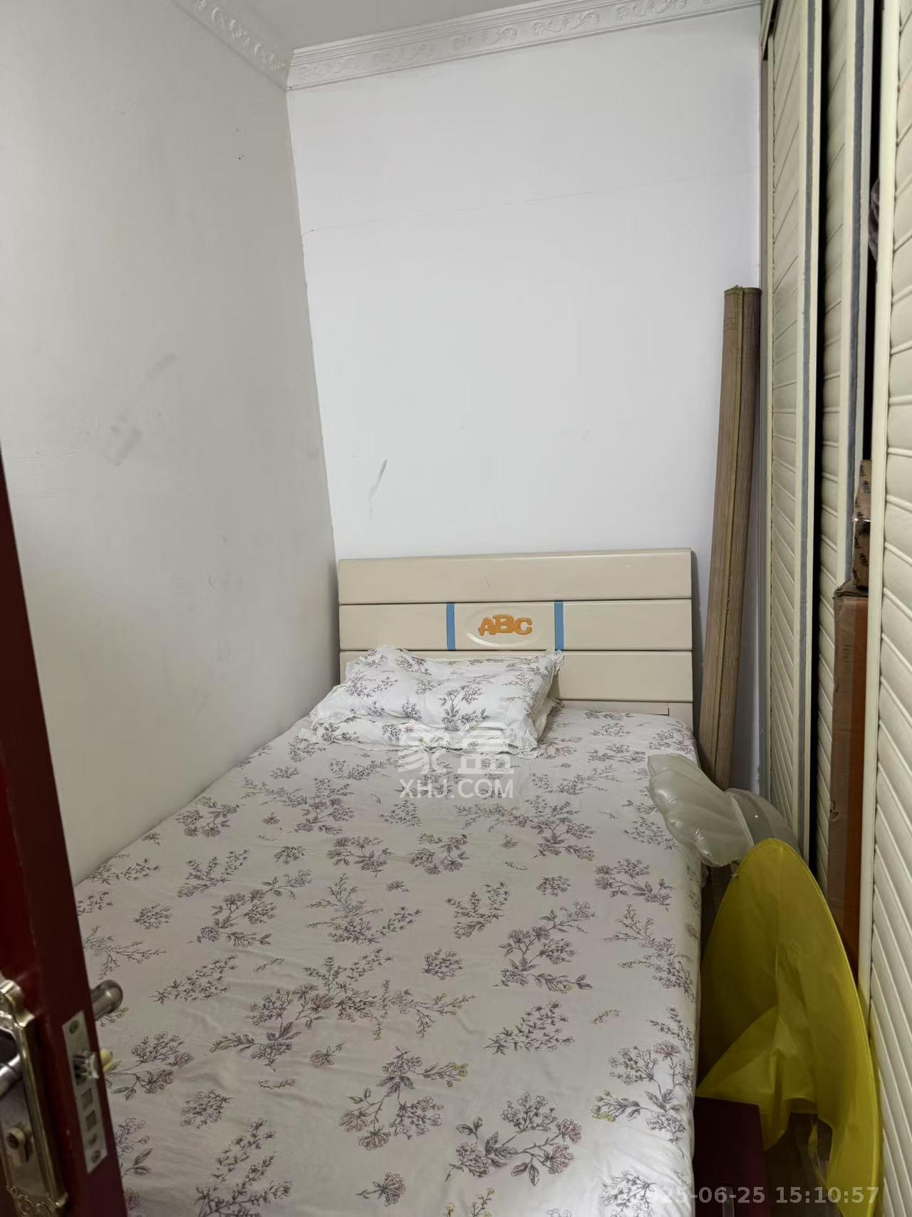 枫华府第 3室2厅2卫 1800.0元/月 枫华府第 3室2厅2卫 1800.0元/月室内图