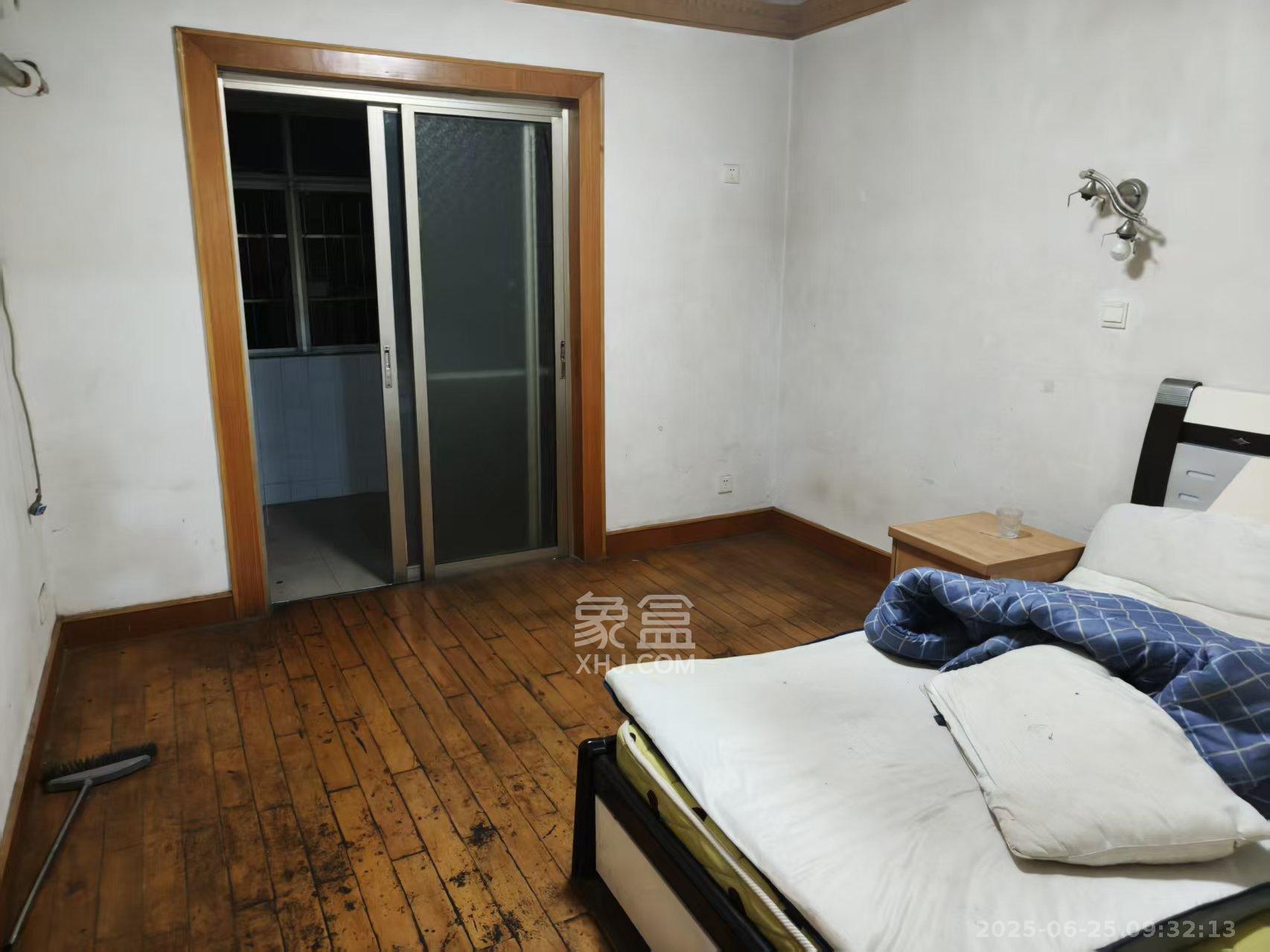 中意花苑 2室2厅1卫 1200.0元/月 中意花苑 2室2厅1卫 1200.0元/月室内图