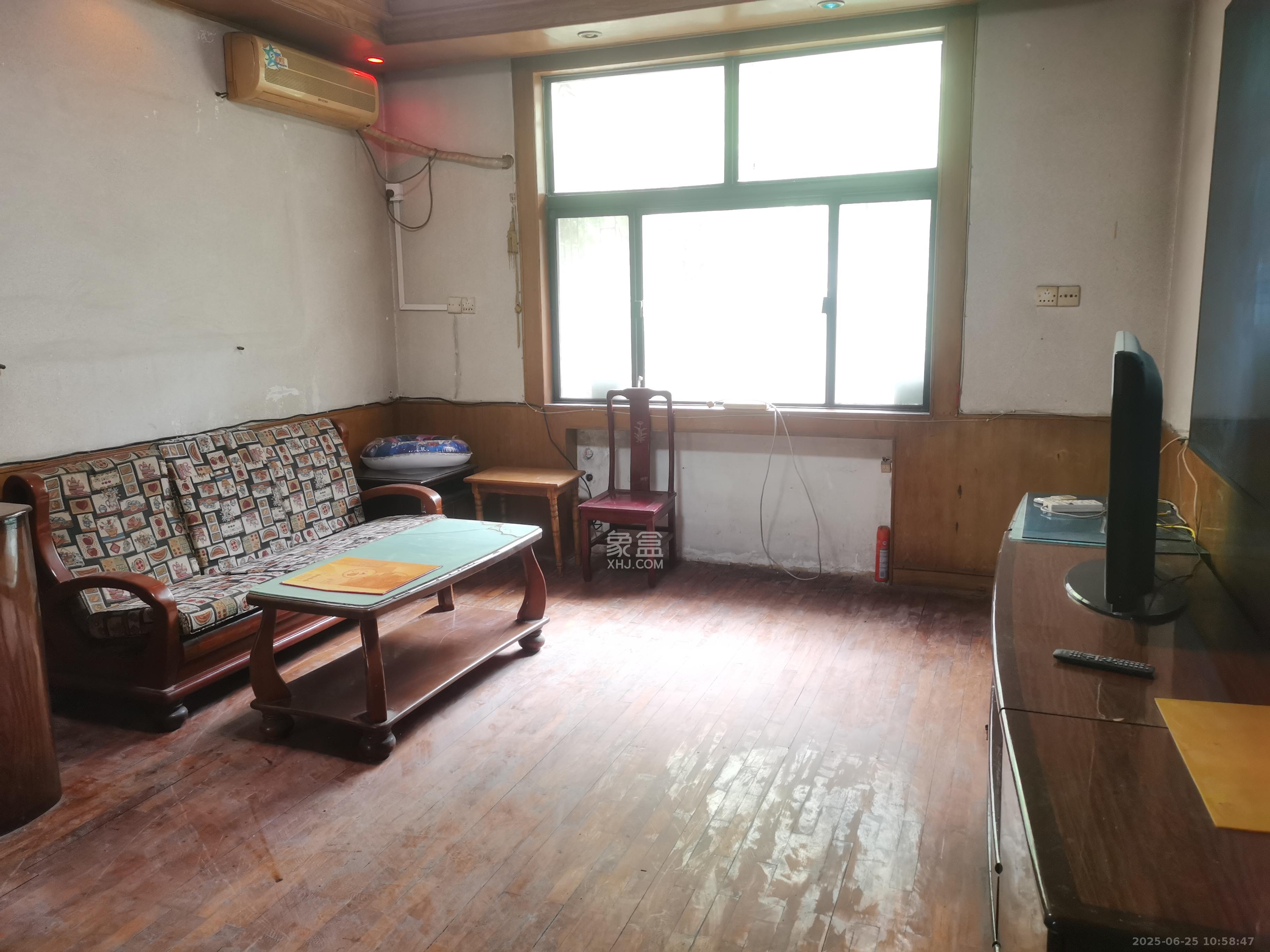 林业厅宿舍  3室2厅1卫   2100.00元/月室内图