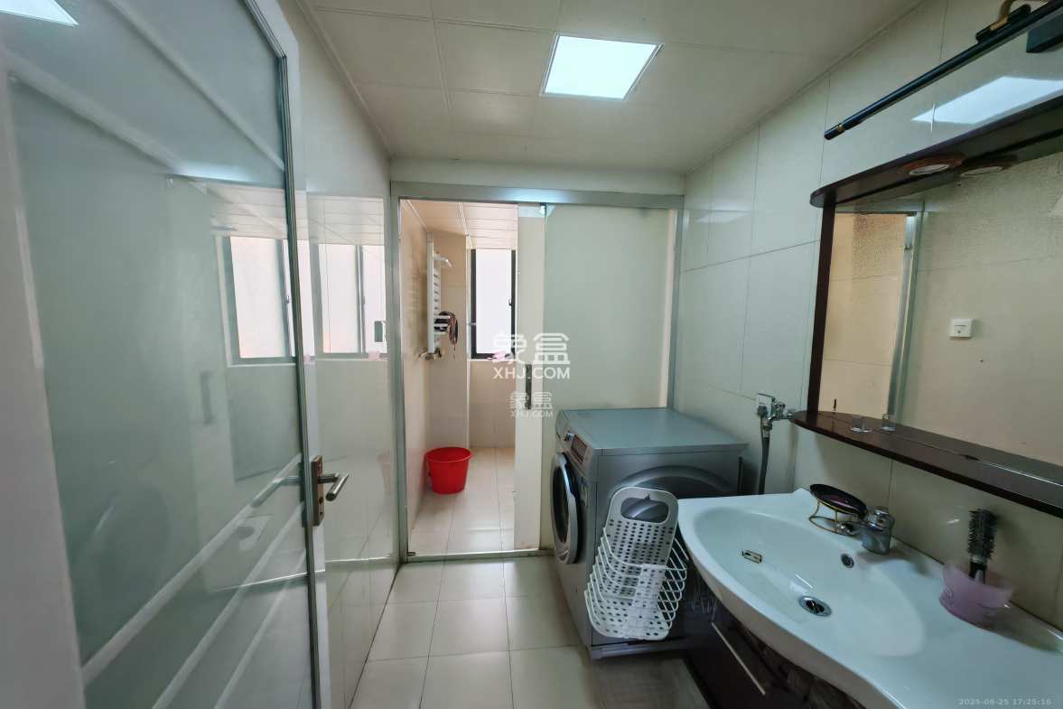 世嘉国际华城 3室2厅2卫 4500.0元/月 世嘉国际华城 3室2厅2卫 4500.0元/月室内图