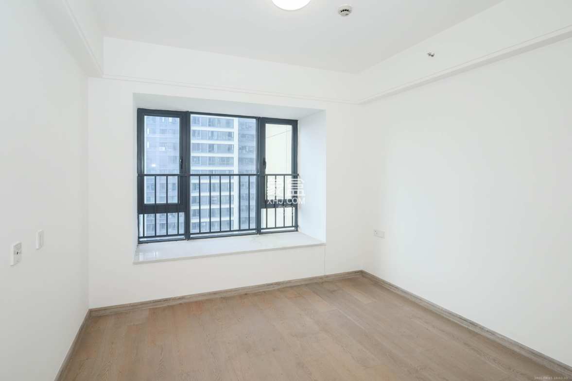 南山梅溪一方  4室2厅2卫    178.0万 南山梅溪一方  4室2厅2卫    178.0万卧室