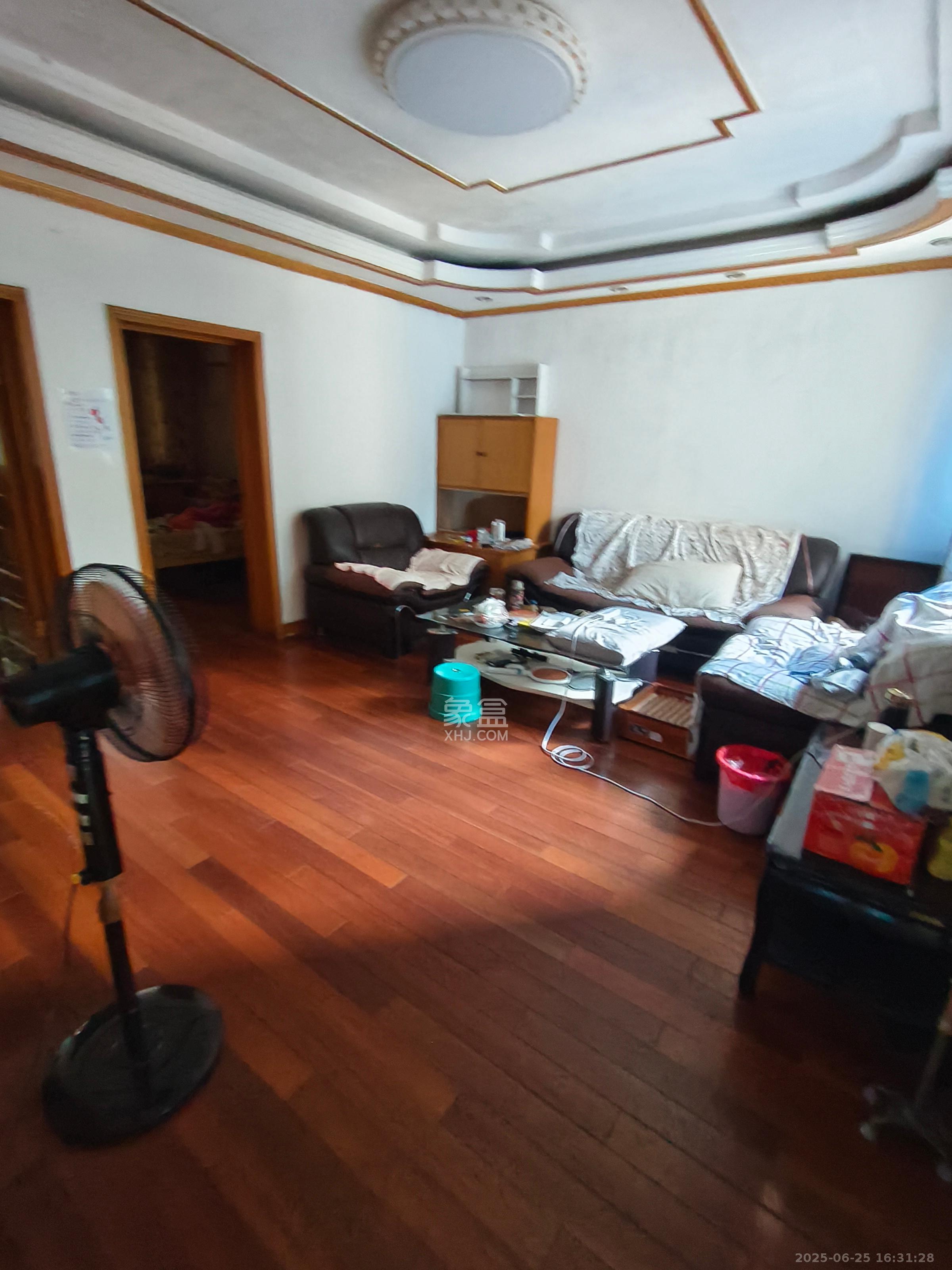 金科园  3室2厅1卫   2300.00元/月室内图