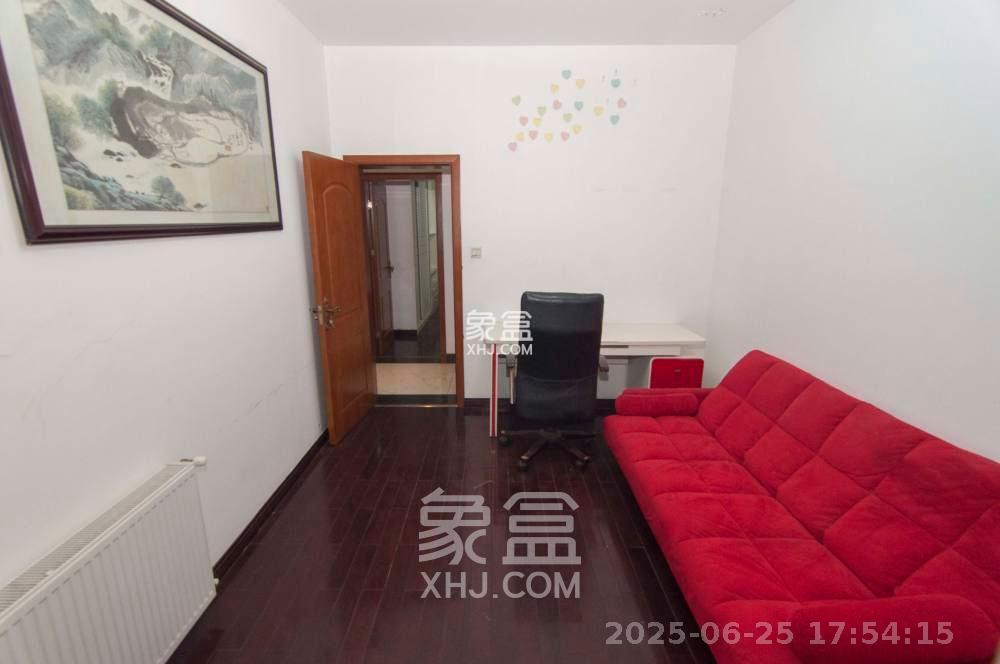 华银园 3室2厅1卫 2500.0元/月 华银园 3室2厅1卫 2500.0元/月室内图