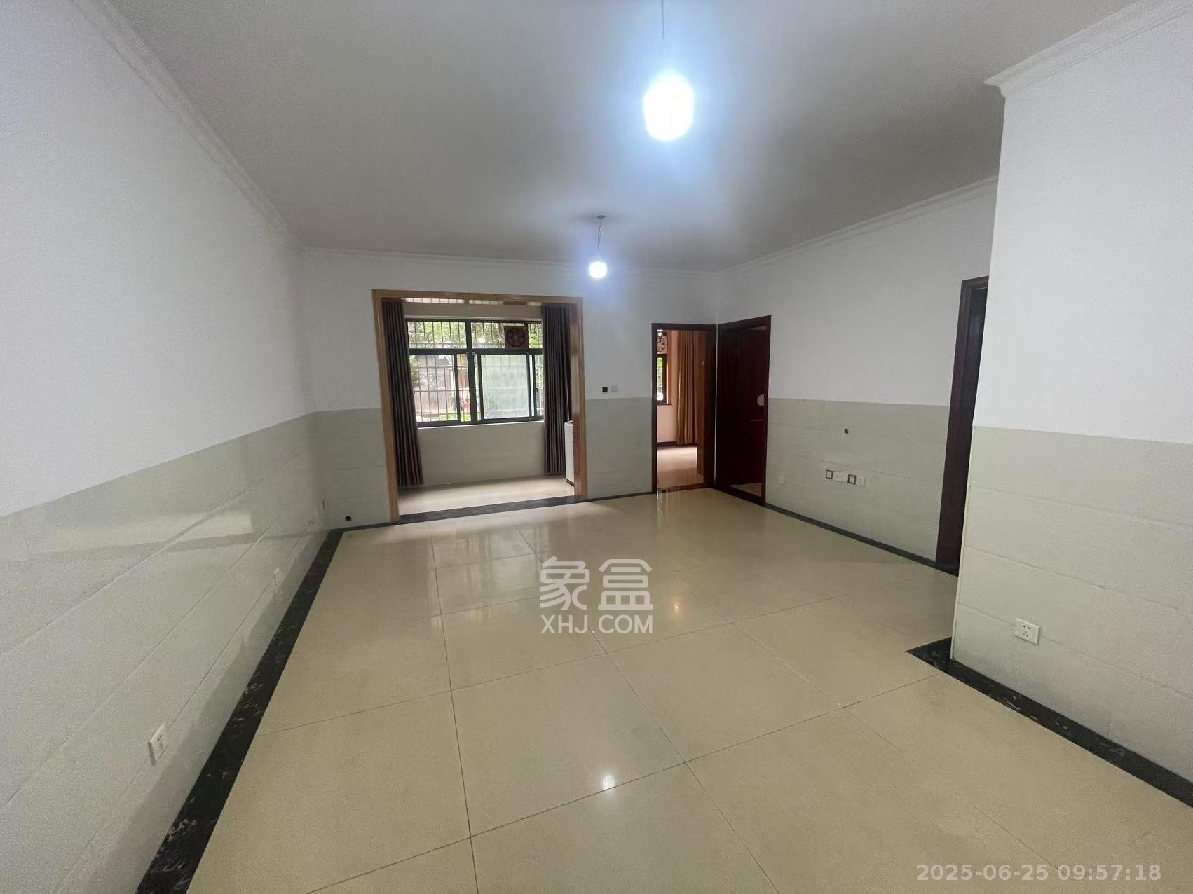 景塘家园  1室2厅2卫   2300.00元/月室内图1