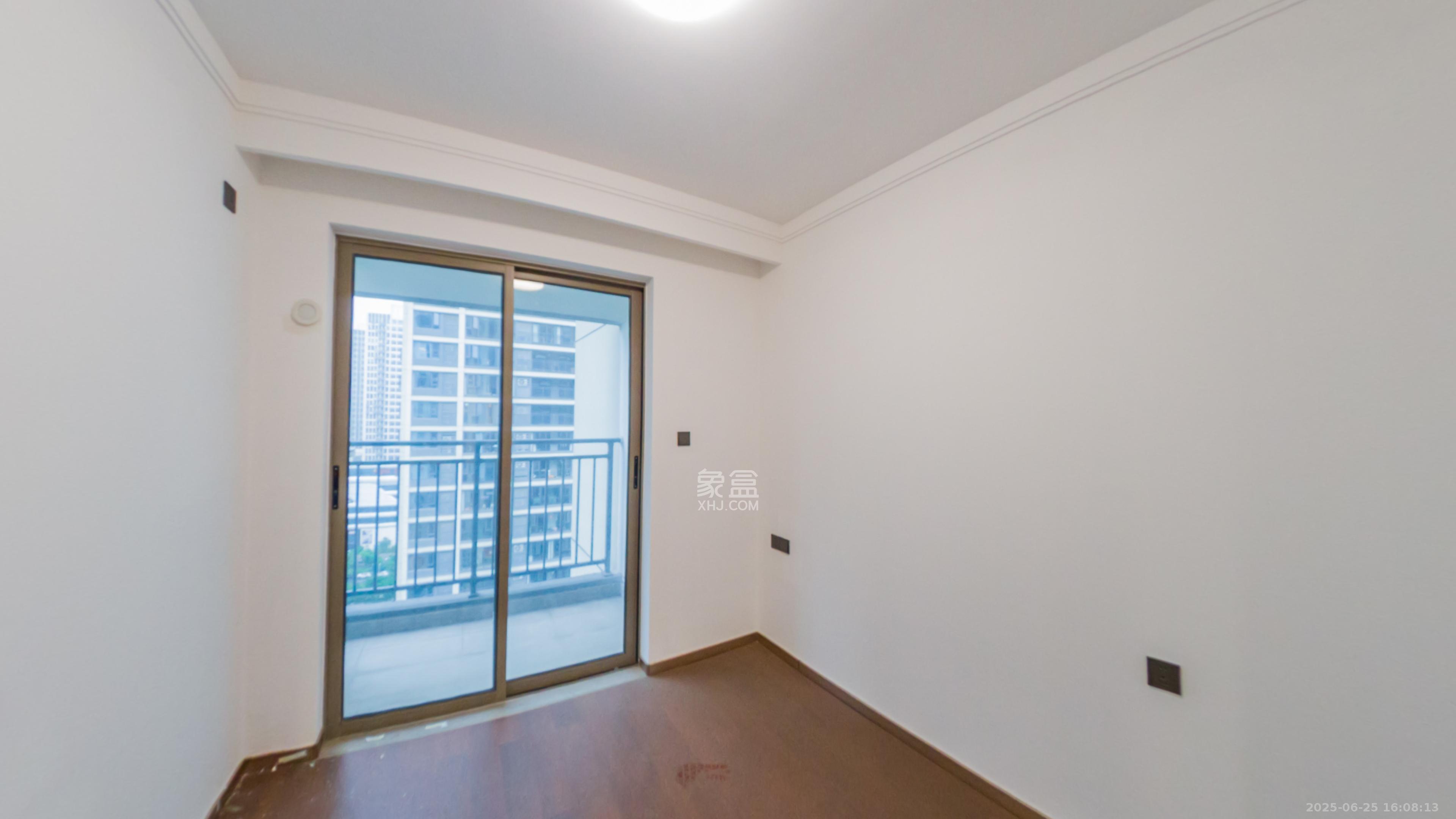 旭辉雨花郡 4室2厅2卫 198.0万 旭辉雨花郡 4室2厅2卫 198.0万卧室