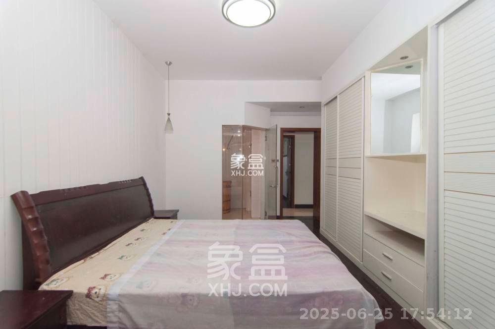 华银园 3室2厅1卫 2500.0元/月 华银园 3室2厅1卫 2500.0元/月室内图