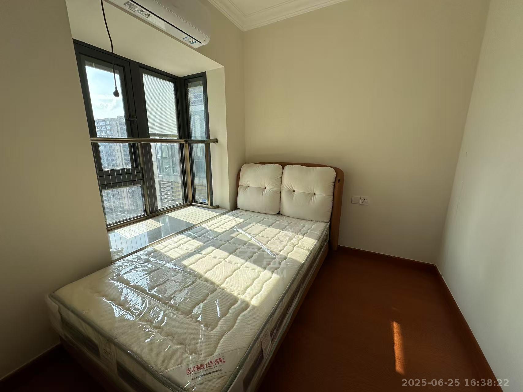 恒大华府 3室2厅1卫 2300.0元/月 恒大华府 3室2厅1卫 2300.0元/月室内图