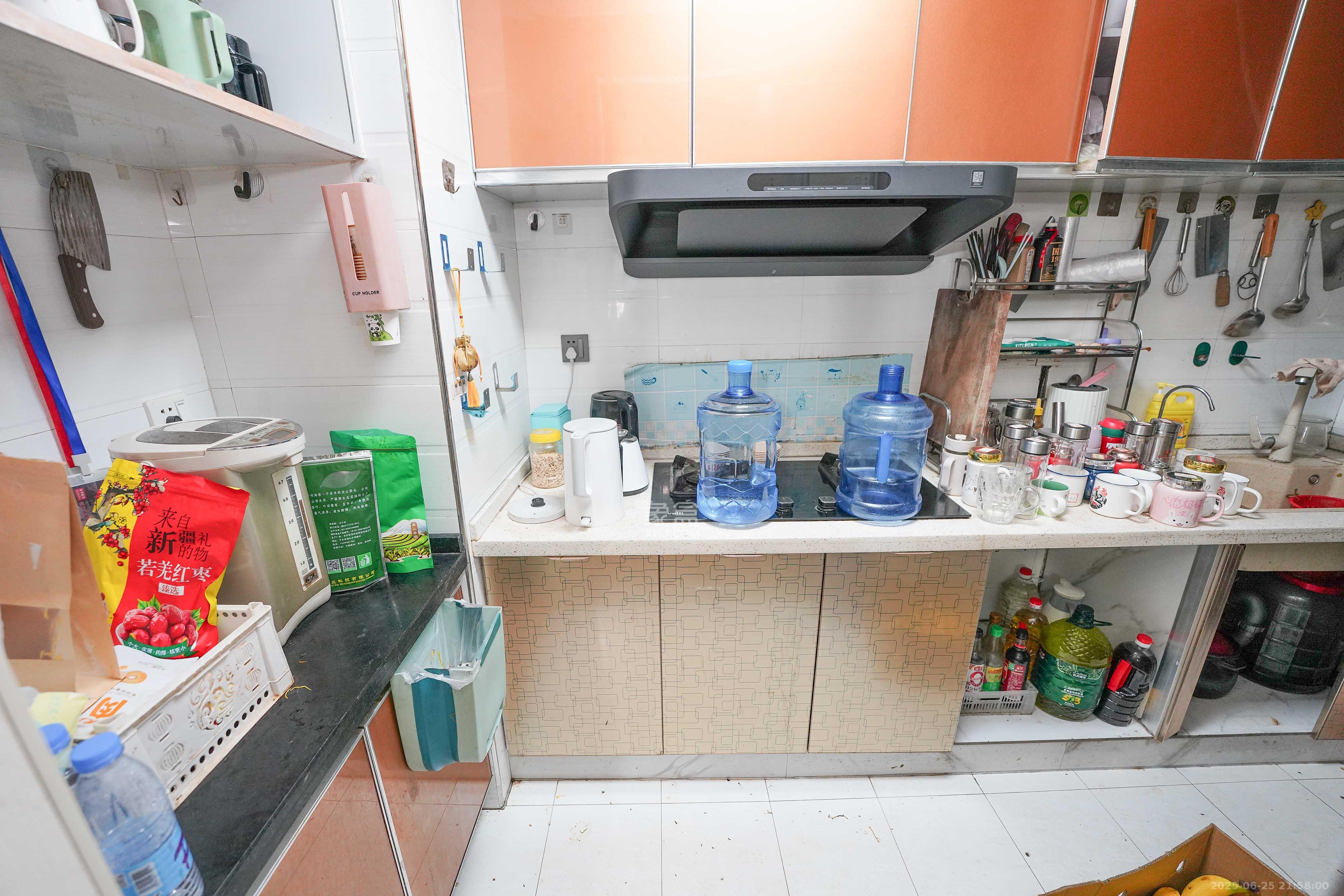 怡海星城 3室2厅1卫 48.0万 怡海星城 3室2厅1卫 48.0万厨房