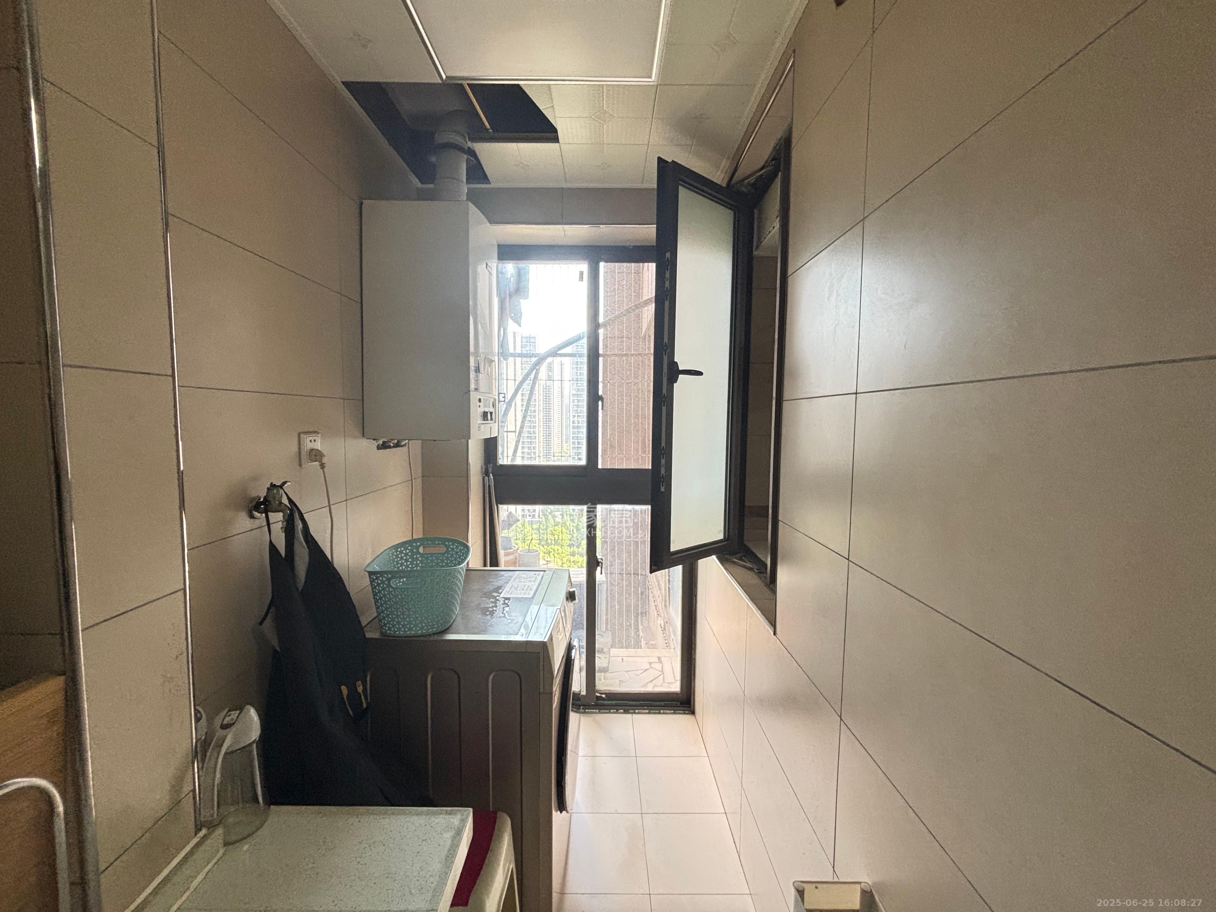旭辉御府  3室2厅1卫   2600.00元/月室内图