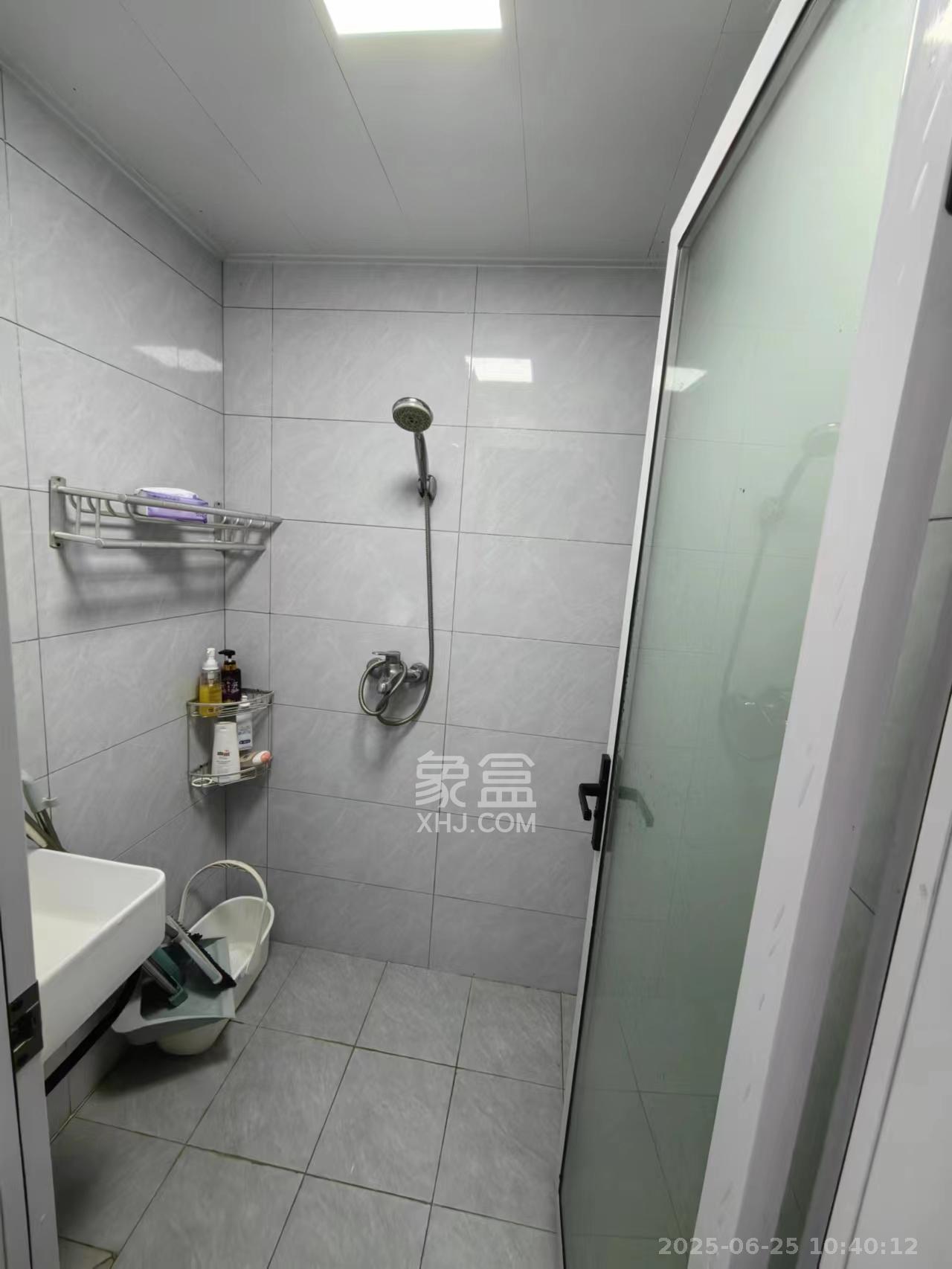 省政府五所 2室2厅1卫 2900.0元/月 省政府五所 2室2厅1卫 2900.0元/月室内图