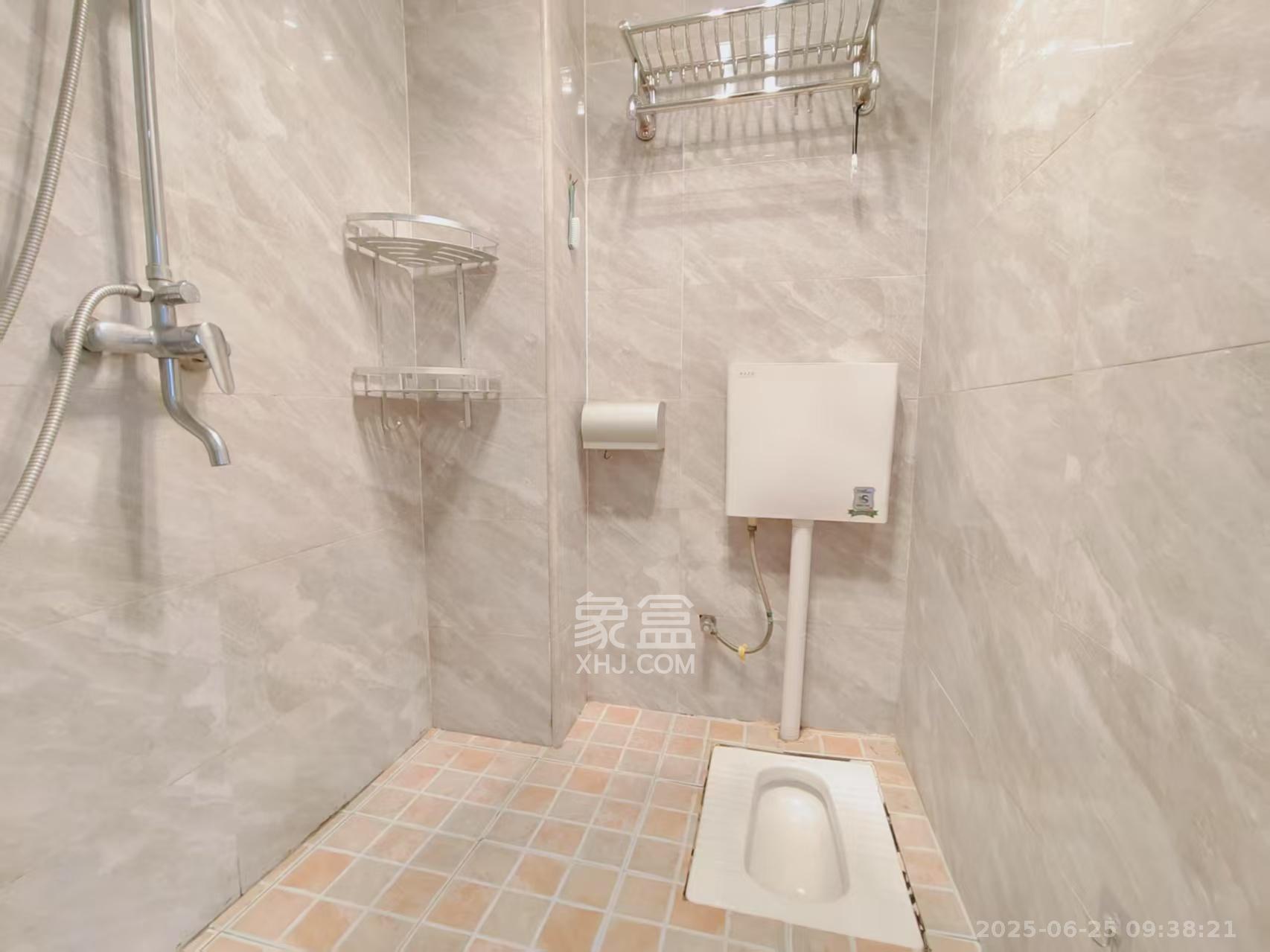 建鑫二期  1室1厅1卫   1300.00元/月室内图