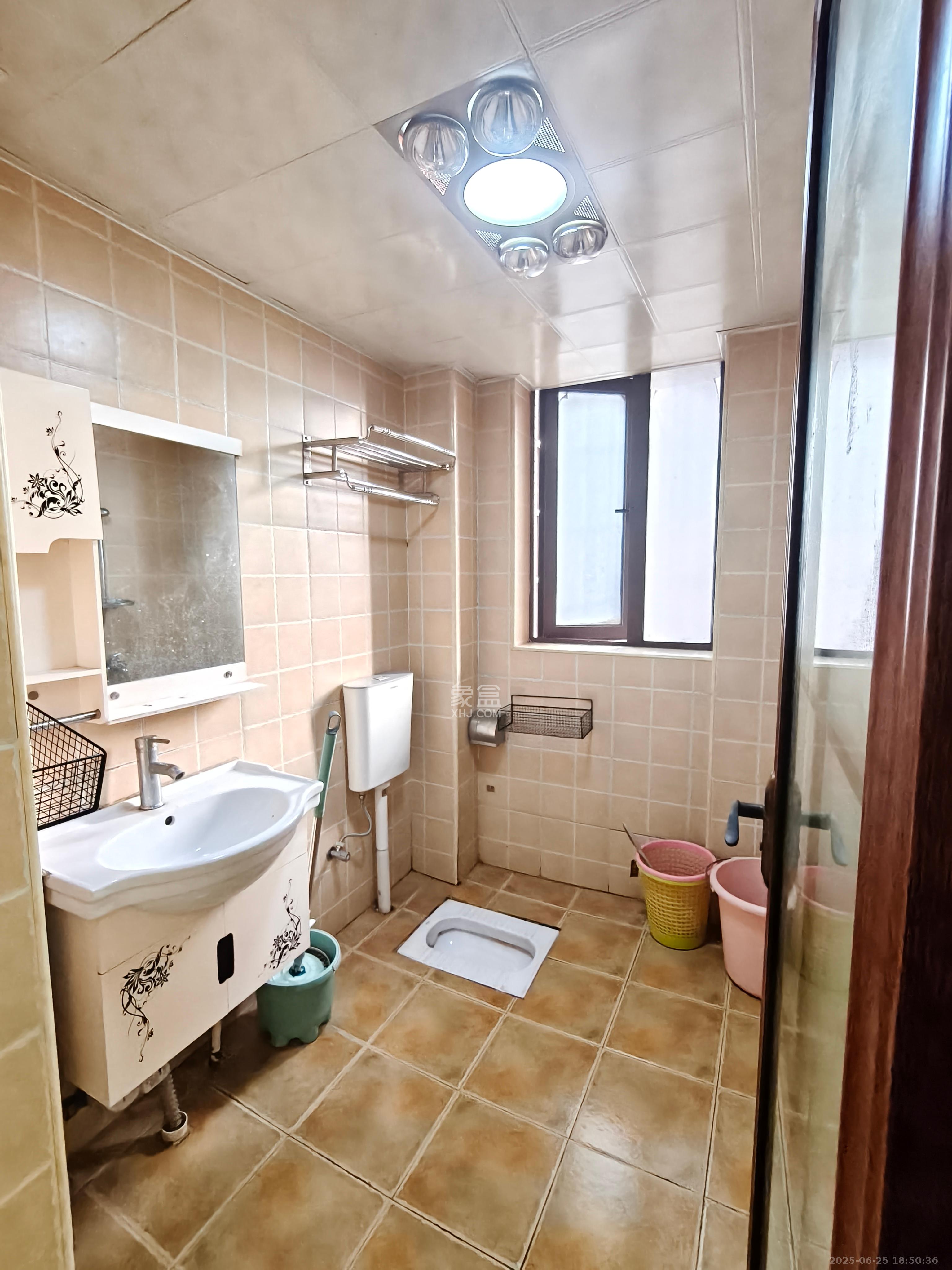 同鑫家园  1室1厅1卫    1400.0元/月室内图