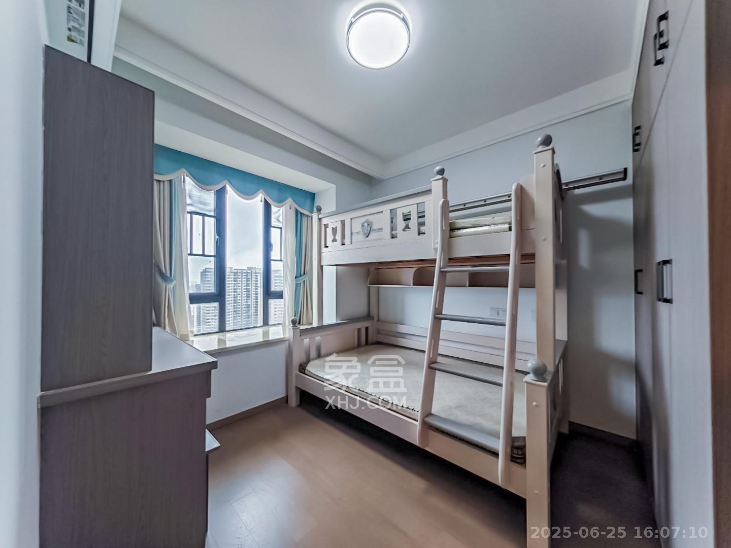 长沙高铁吾悦广场  3室2厅2卫    147.0万 长沙高铁吾悦广场  3室2厅2卫    147.0万卧室