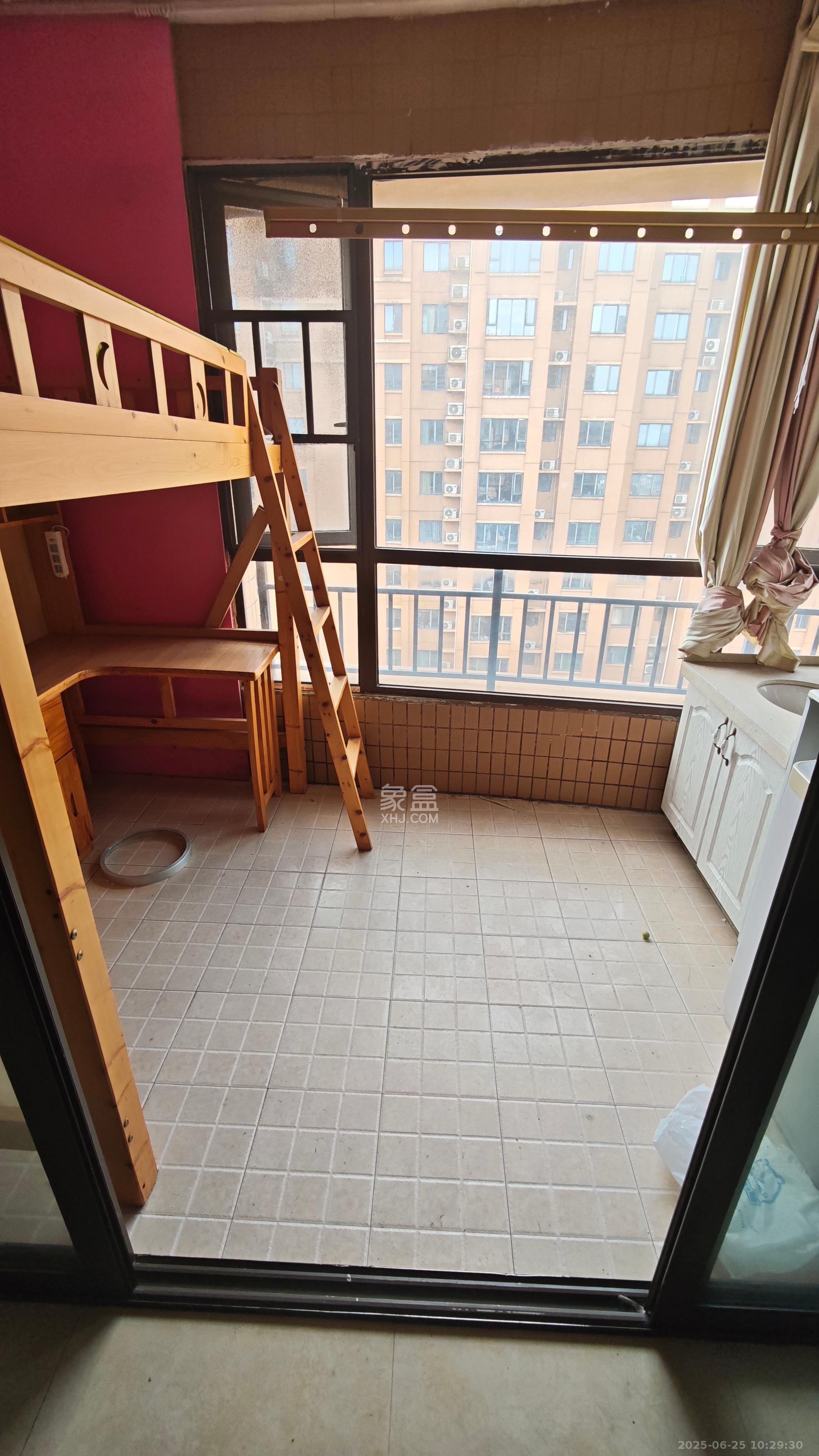 融科檀香山(融科紫檀、香山国际) 2室2厅1卫 2600.0元/月 融科檀香山(融科紫檀、香山国际) 2室2厅1卫 2600.0元/月室内图