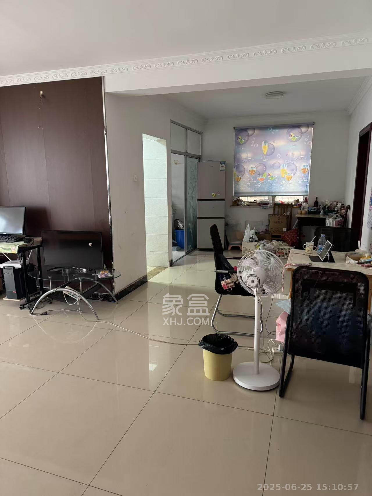 枫华府第  3室2厅2卫    1800.0元/月室内图