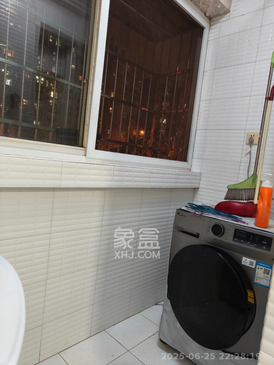 德润园 3室2厅2卫 2300.0元/月 德润园 3室2厅2卫 2300.0元/月室内图