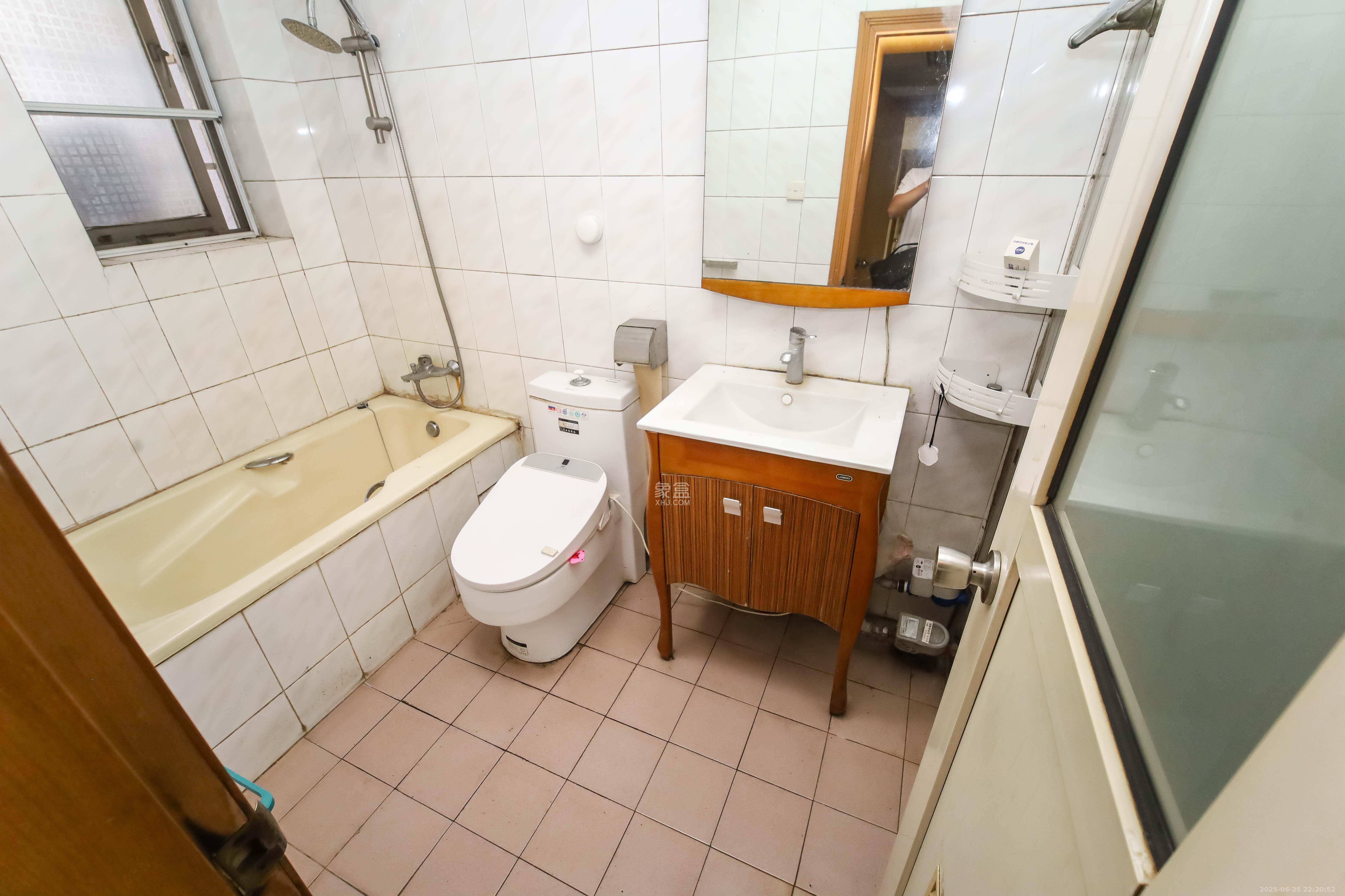 湖南省高级人民检察院宿舍 3室2厅2卫 104.0万 湖南省高级人民检察院宿舍 3室2厅2卫 104.0万卫生间