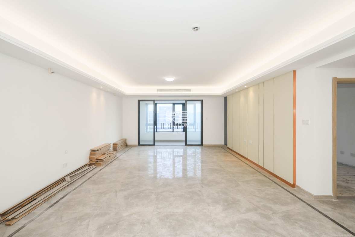 南山梅溪一方  4室2厅2卫    178.0万 南山梅溪一方  4室2厅2卫    178.0万客厅