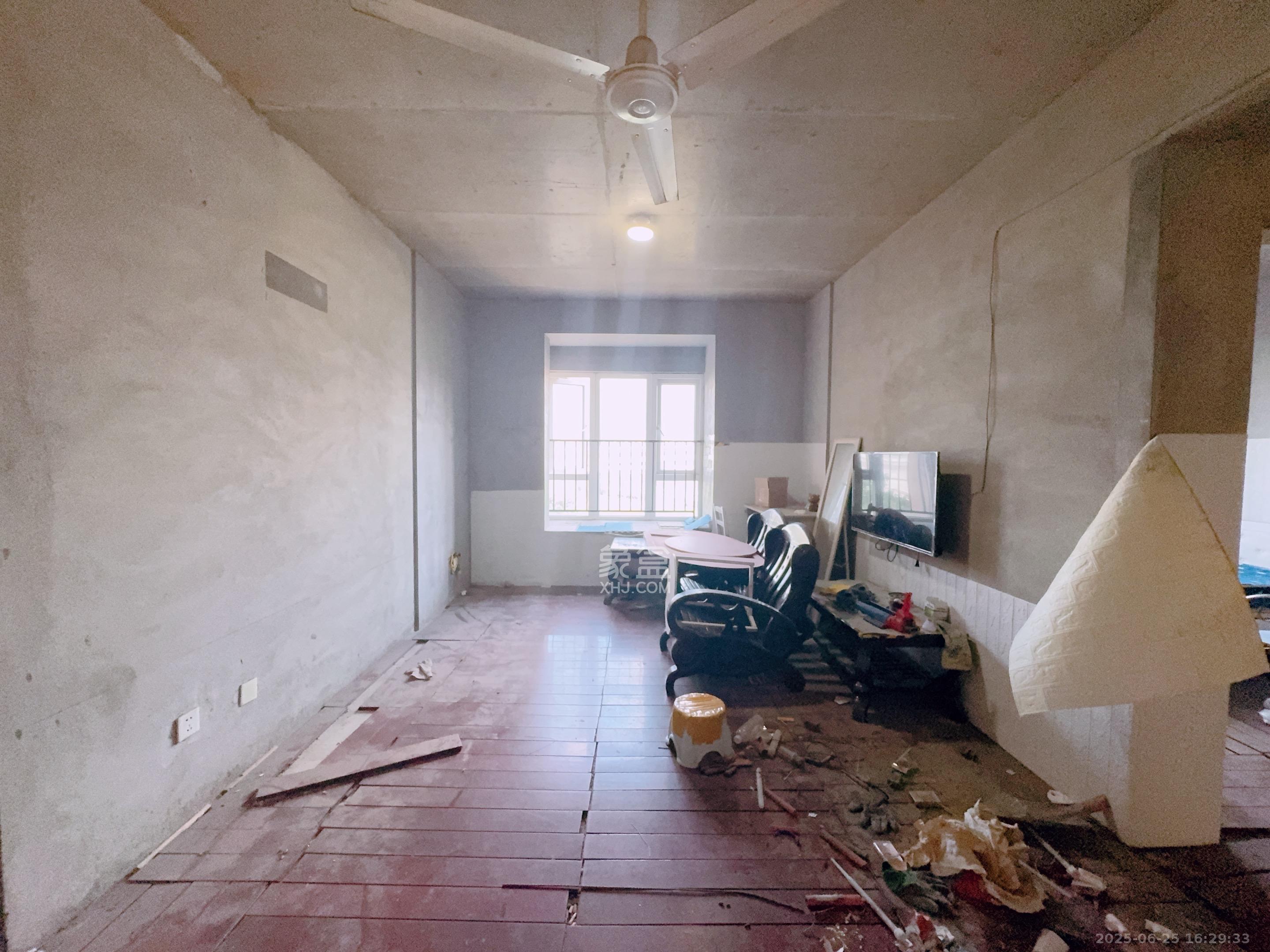 荣盛花语城  3室2厅1卫    1100.0元/月 荣盛花语城  3室2厅1卫    1100.0元/月室内图