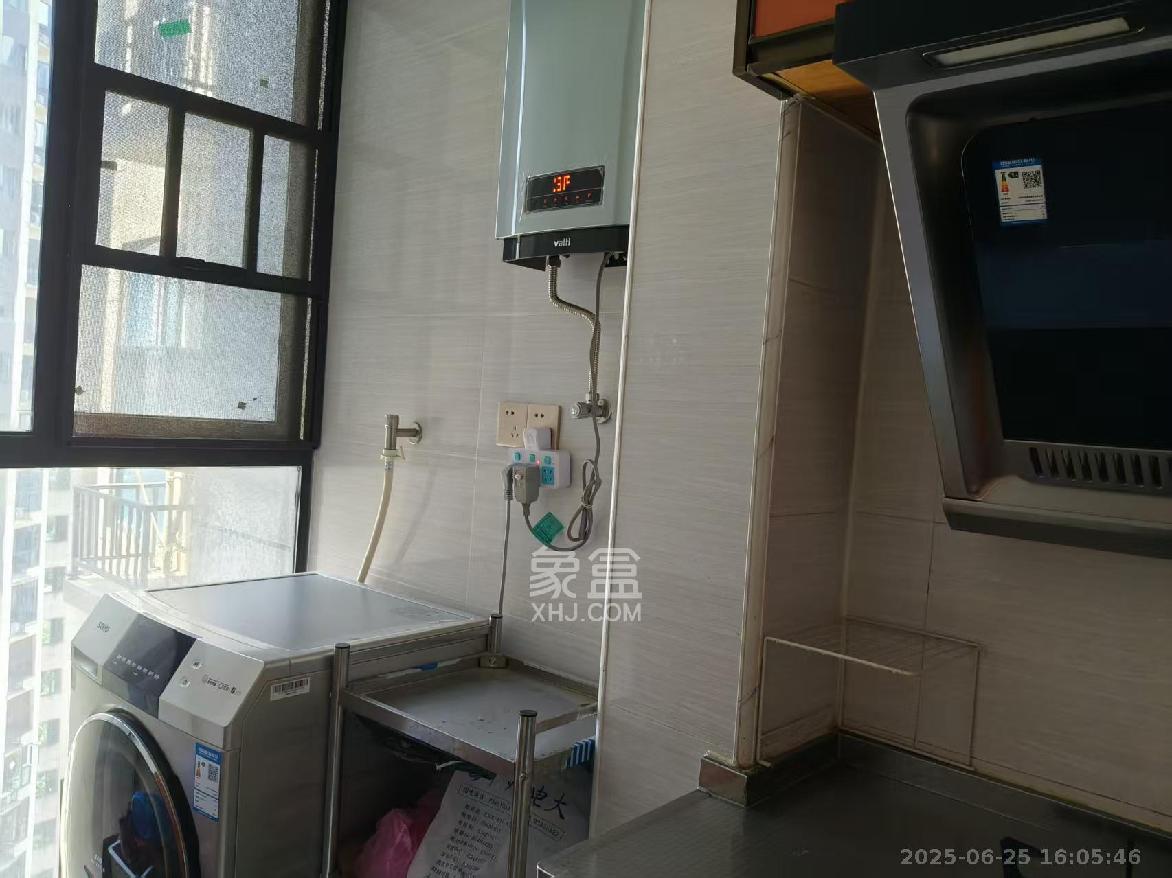 中国铁建梅溪青秀二期  3室2厅2卫   3200.00元/月室内图