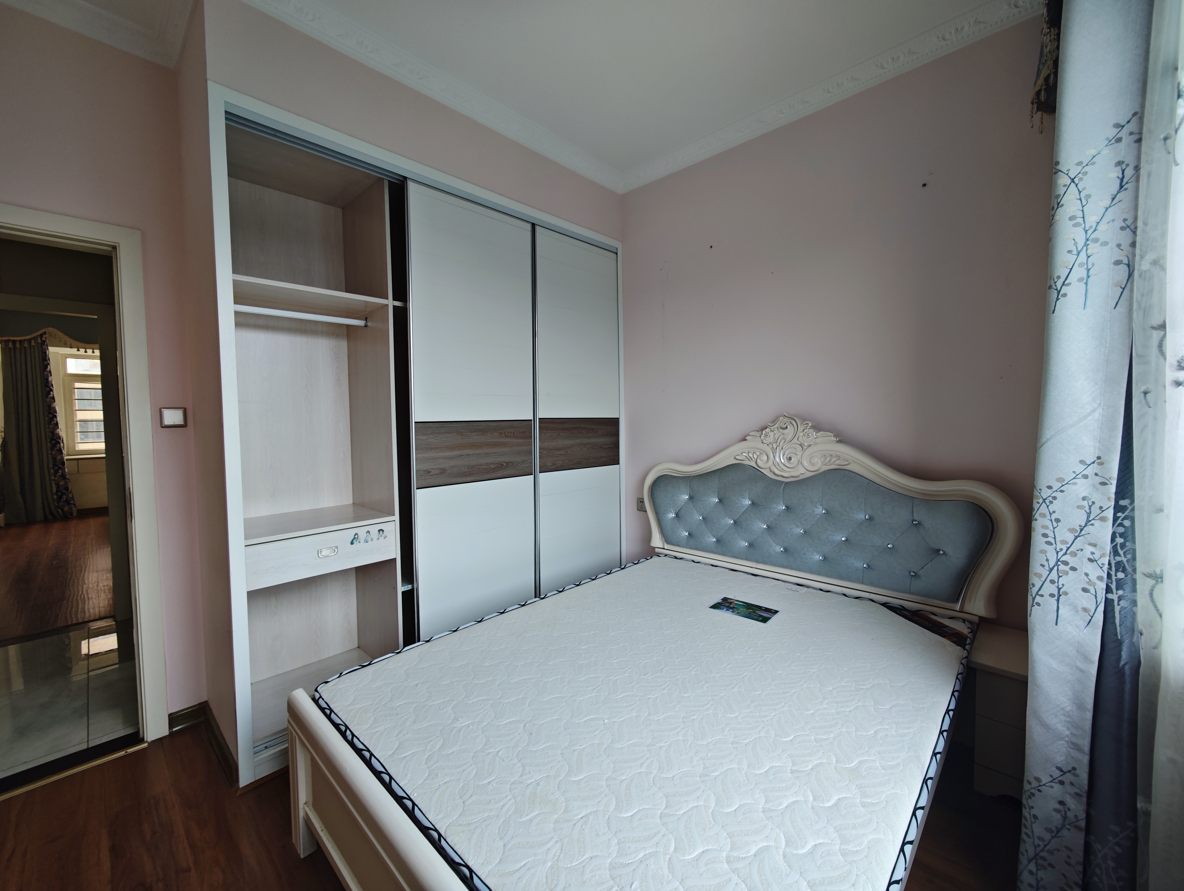 百弘学府城  3室2厅2卫    2000.0元/月室内图