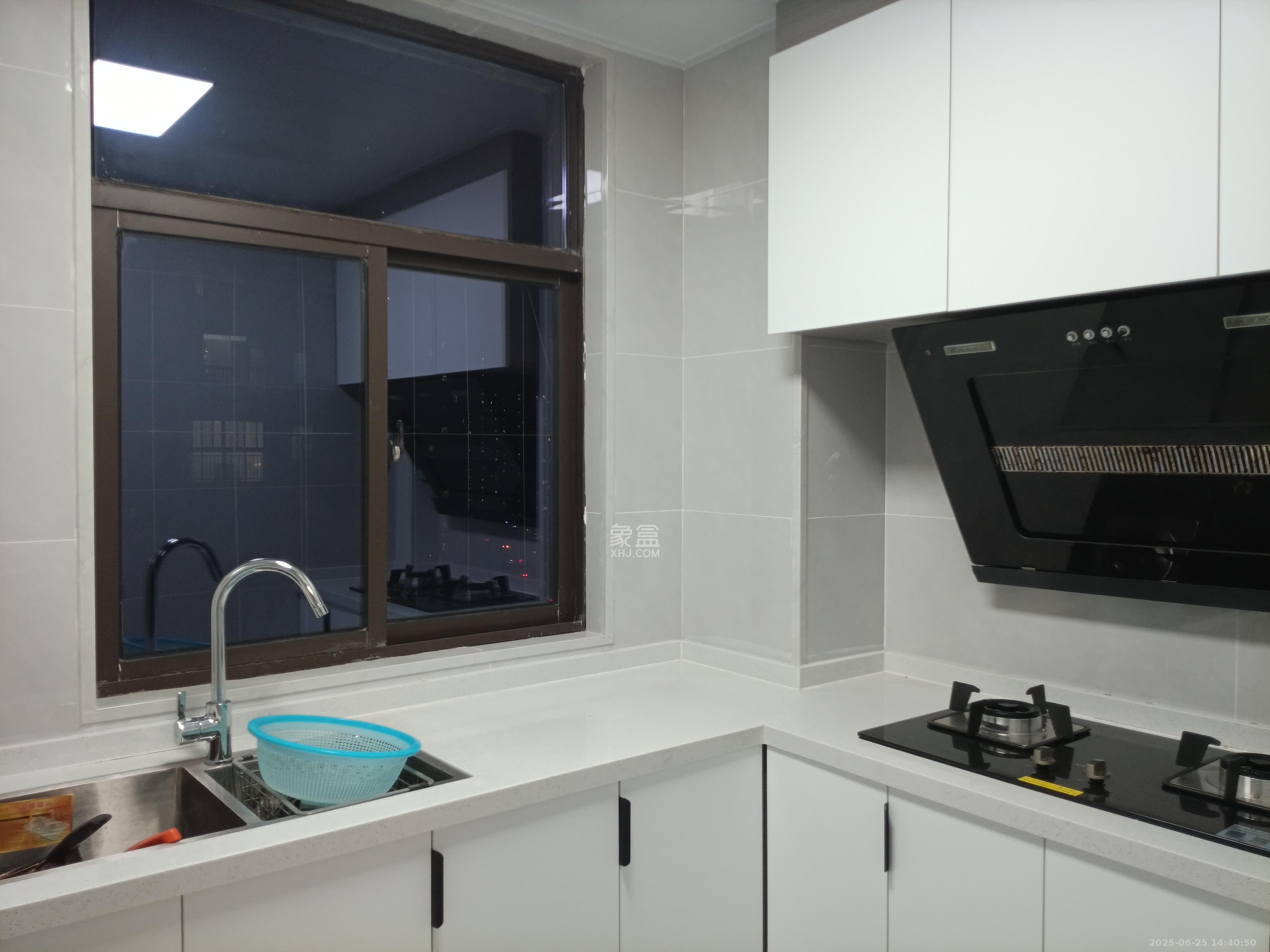 德润小区(丰升德润小区) 4室2厅2卫 3200.0元/月 德润小区(丰升德润小区) 4室2厅2卫 3200.0元/月室内图