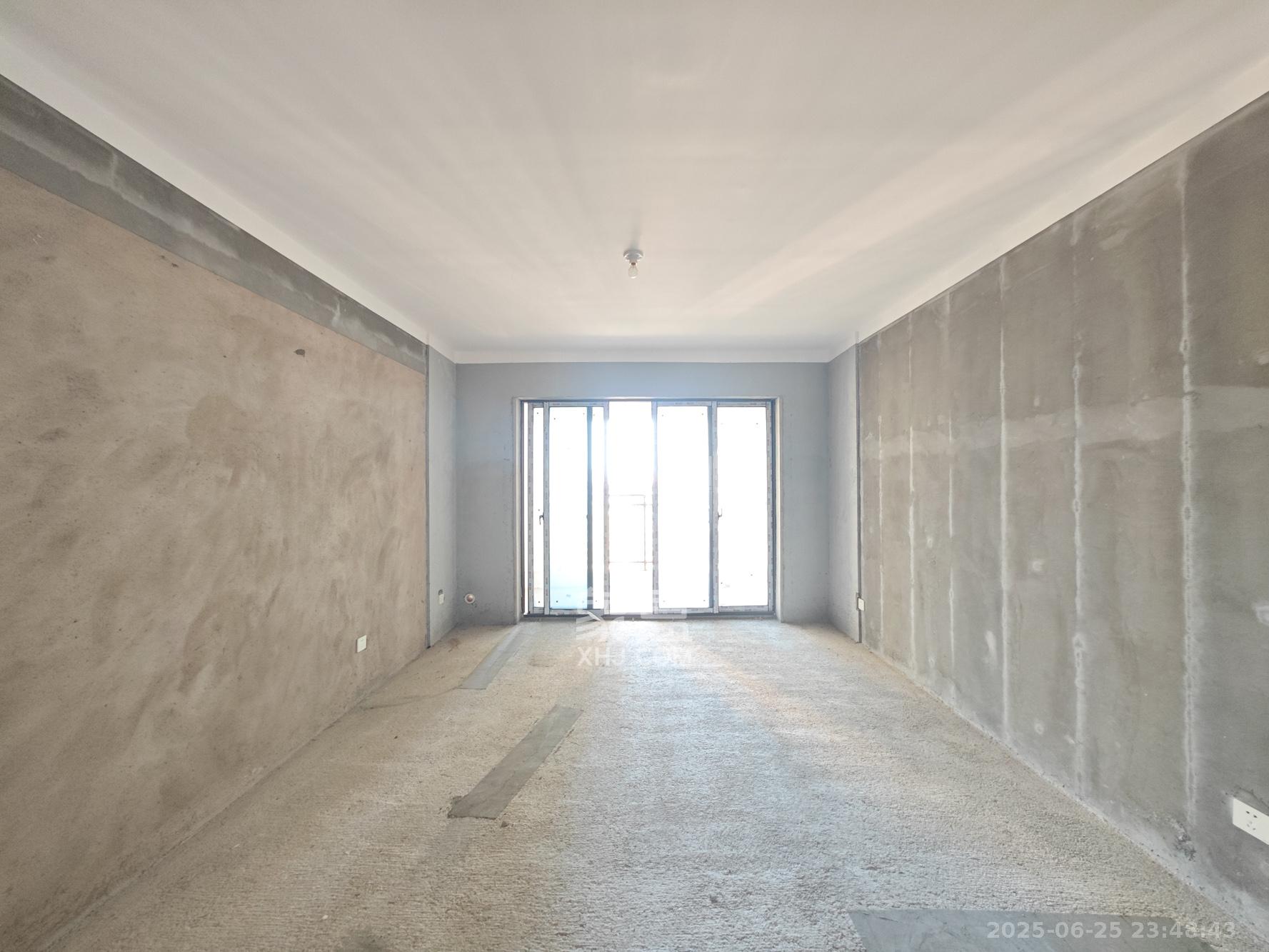 长房明宸府  4室2厅2卫    99.9万 长房明宸府  4室2厅2卫    99.9万客厅