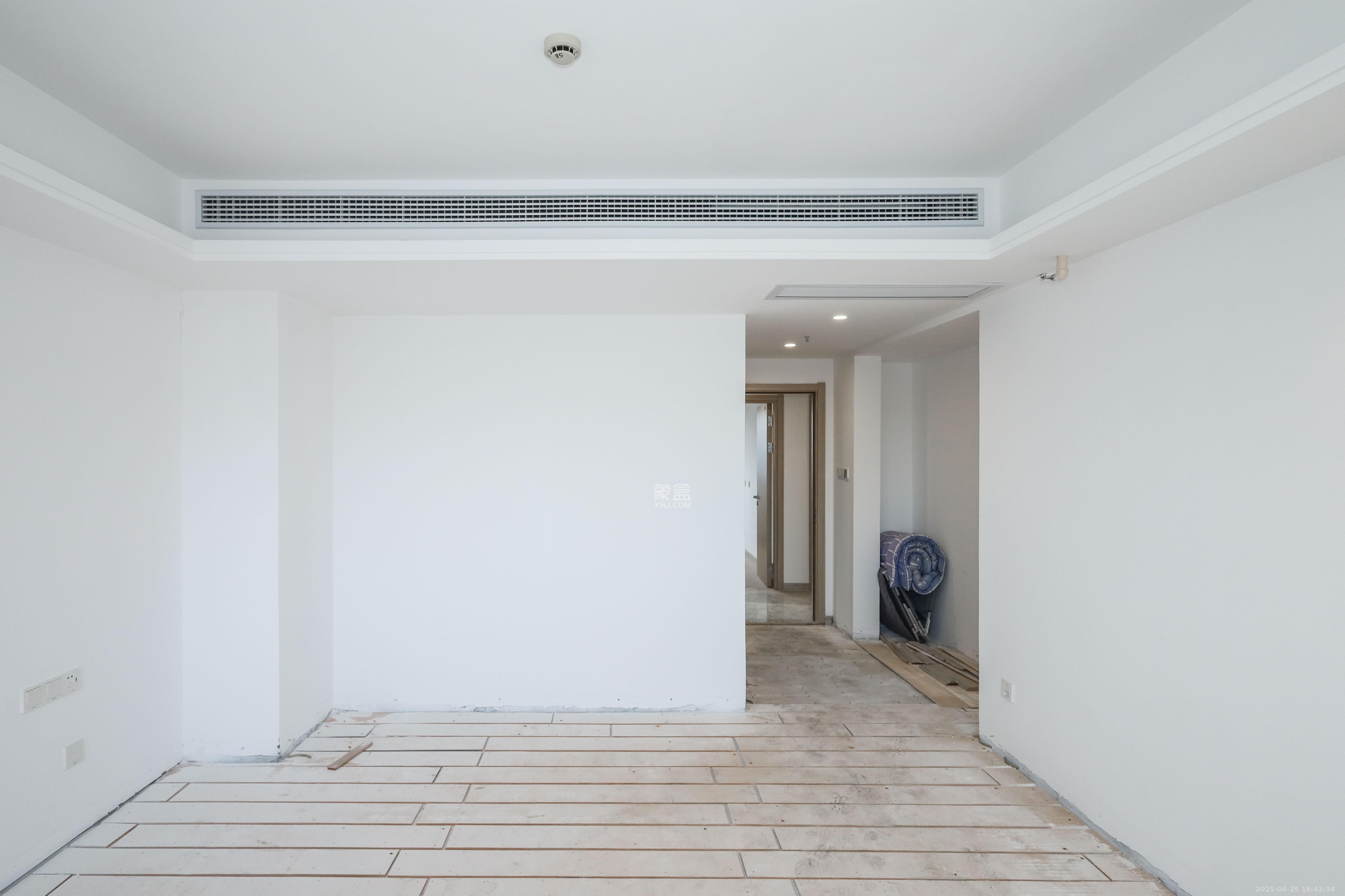 南山梅溪一方  4室2厅2卫    178.0万卧室