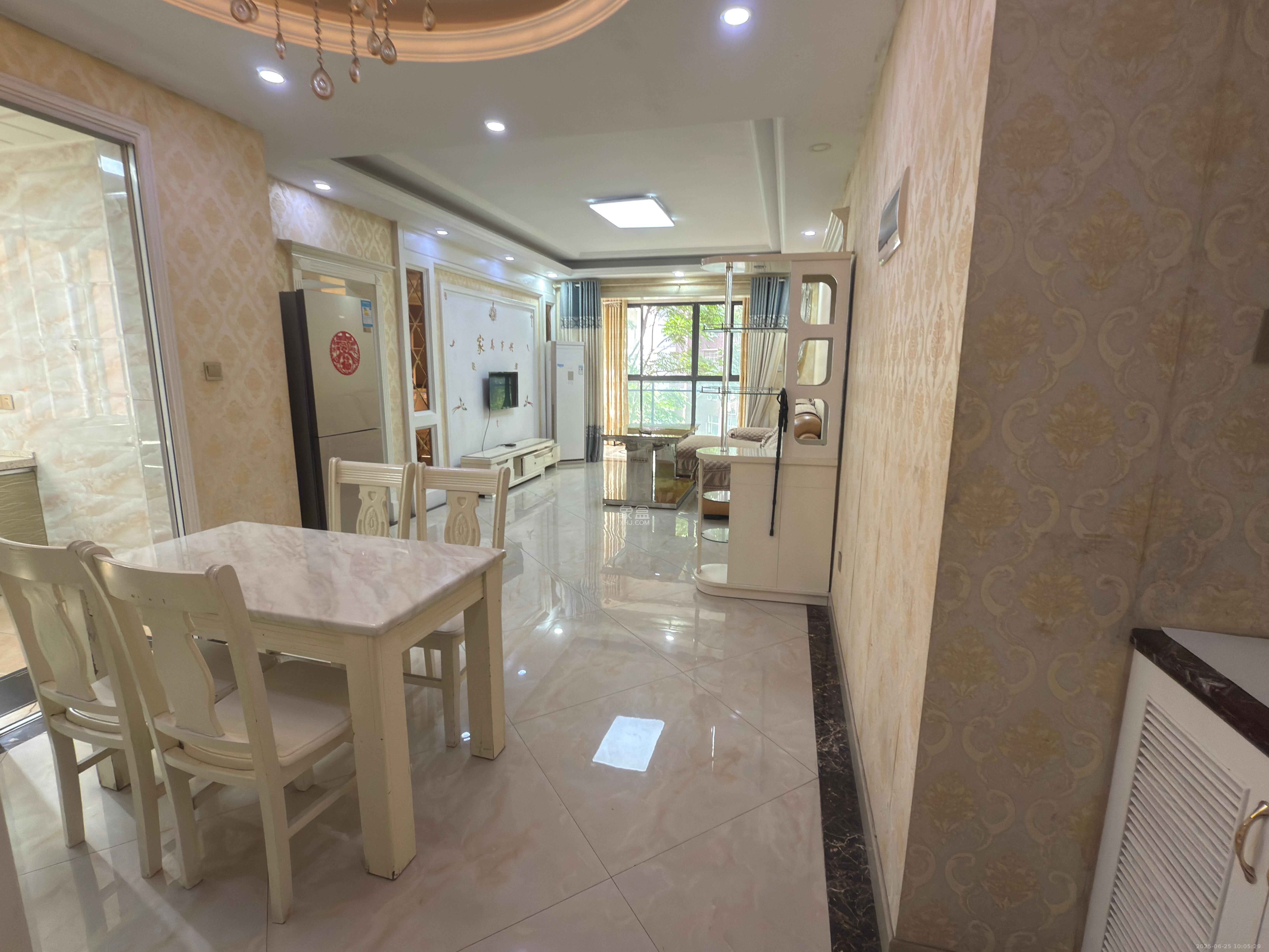 湘府十城(汇财御景湾新寓,汇财国际)  3室2厅2卫    2400.0元/月 湘府十城(汇财御景湾新寓,汇财国际)  3室2厅2卫    2400.0元/月室内图