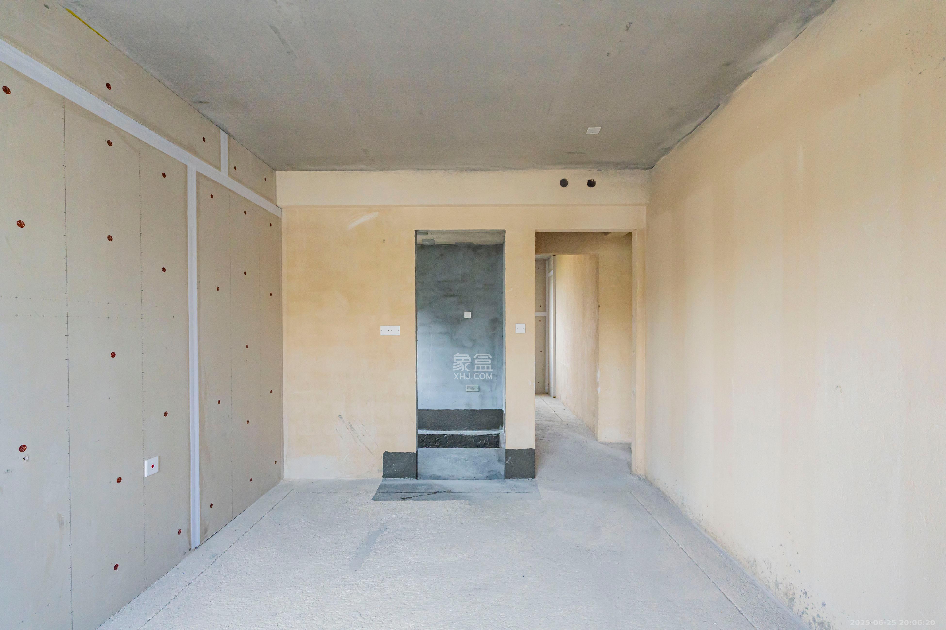 保利和光尘樾 4室2厅2卫 132.0万 保利和光尘樾 4室2厅2卫 132.0万卧室