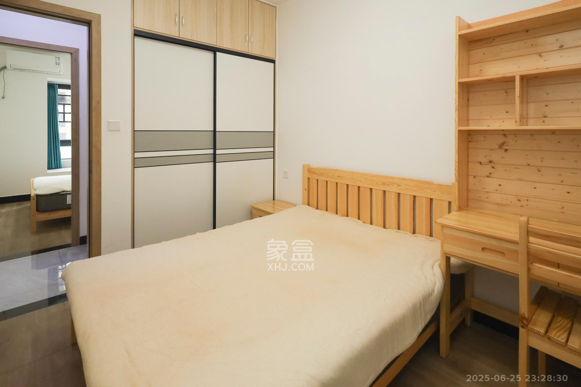 东原启城  2室2厅1卫   55.00万卧室