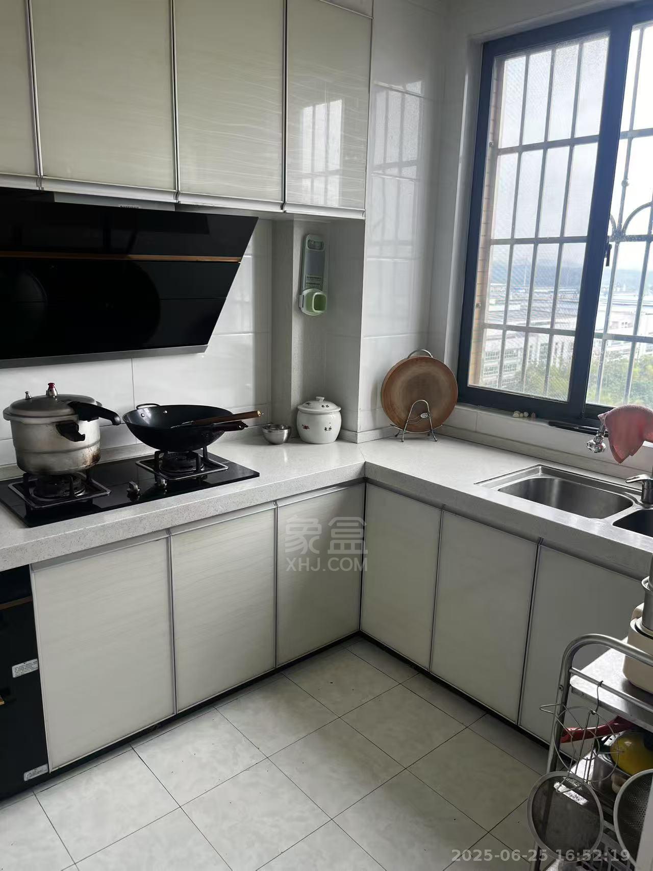 上善国际(翰林府) 2室2厅1卫 1880.0元/月 上善国际(翰林府) 2室2厅1卫 1880.0元/月室内图