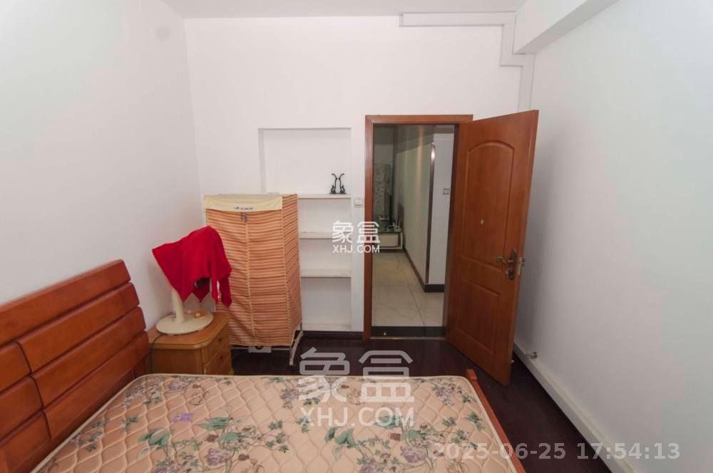 华银园 3室2厅1卫 2500.0元/月 华银园 3室2厅1卫 2500.0元/月室内图