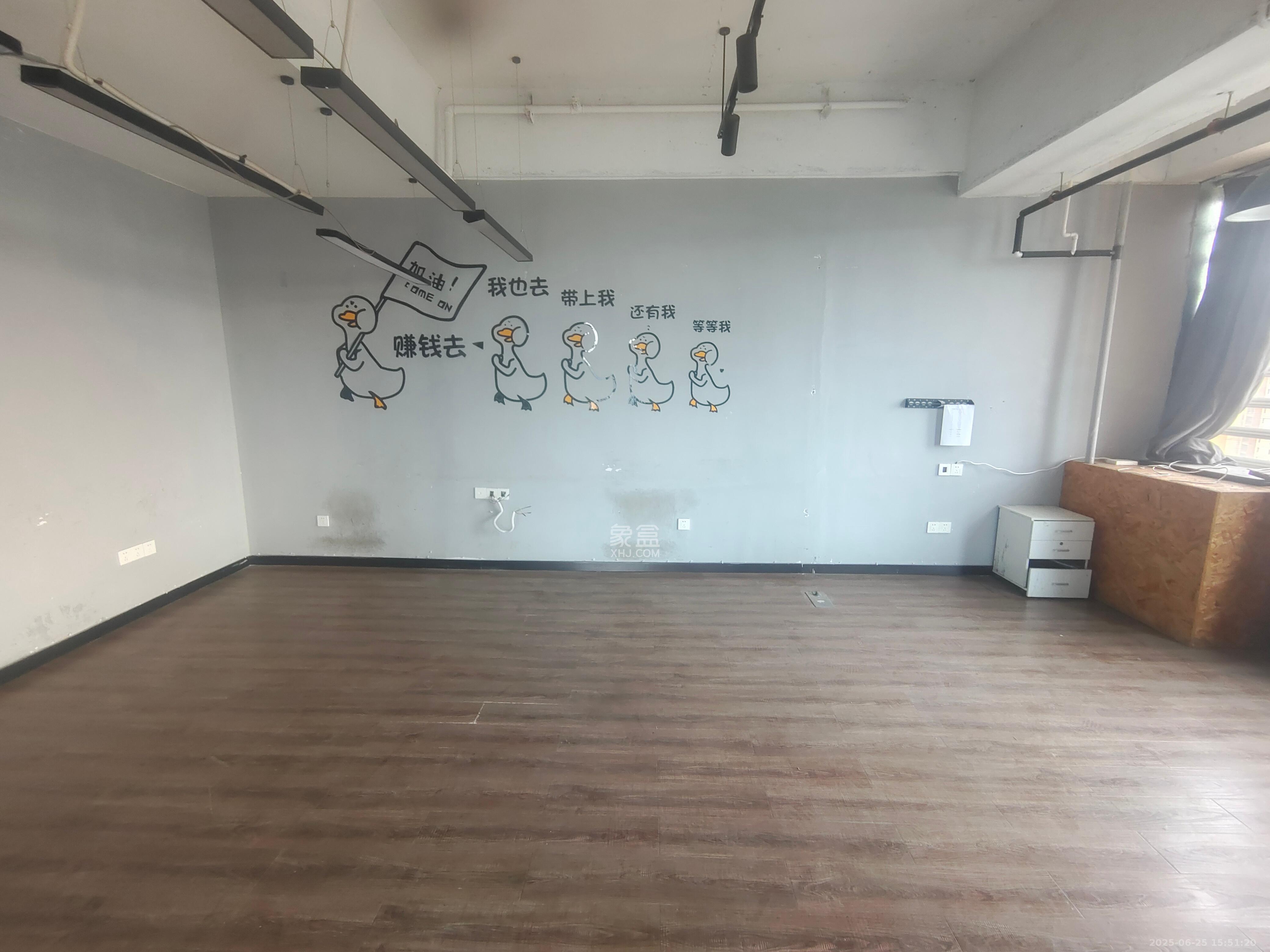 奥克斯缔壹城   129.0㎡      3000.0元/月室内图