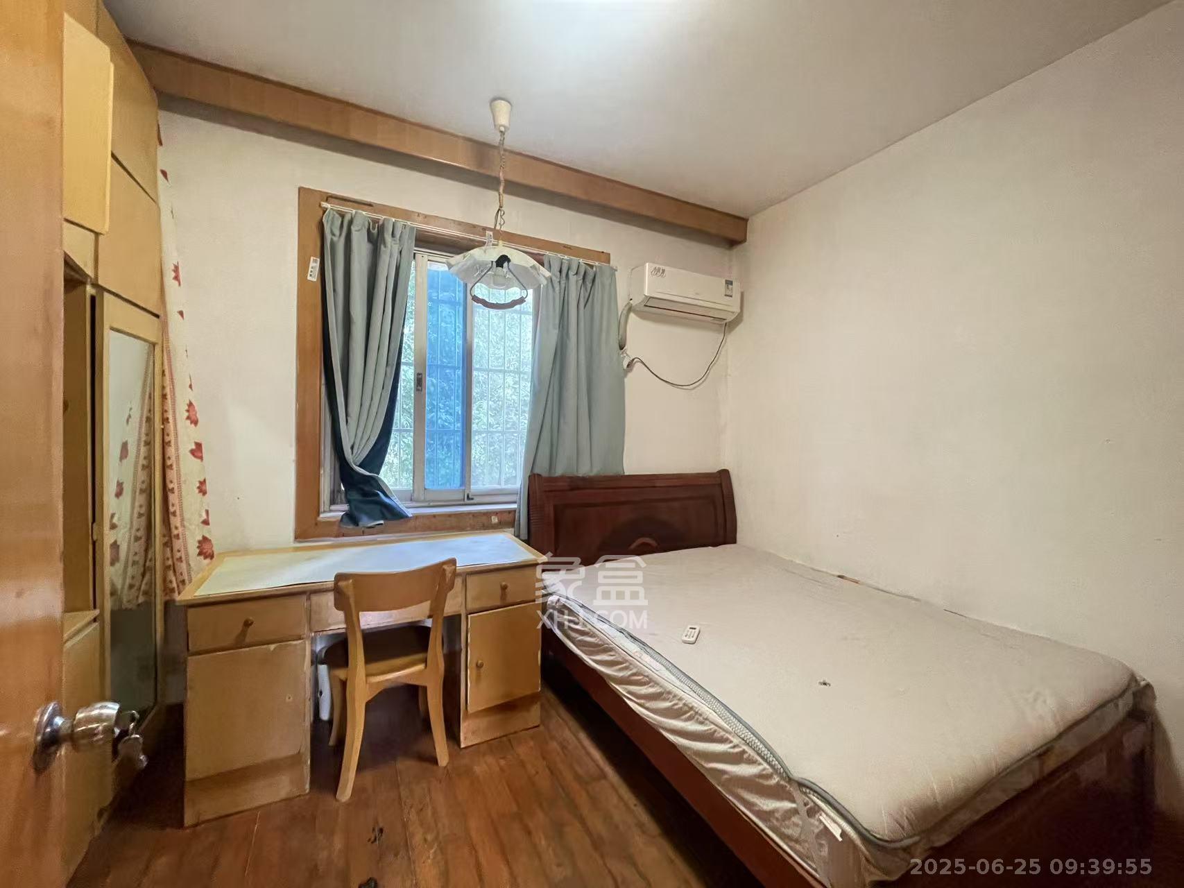 二机小区 3室2厅1卫 1600.0元/月 二机小区 3室2厅1卫 1600.0元/月室内图