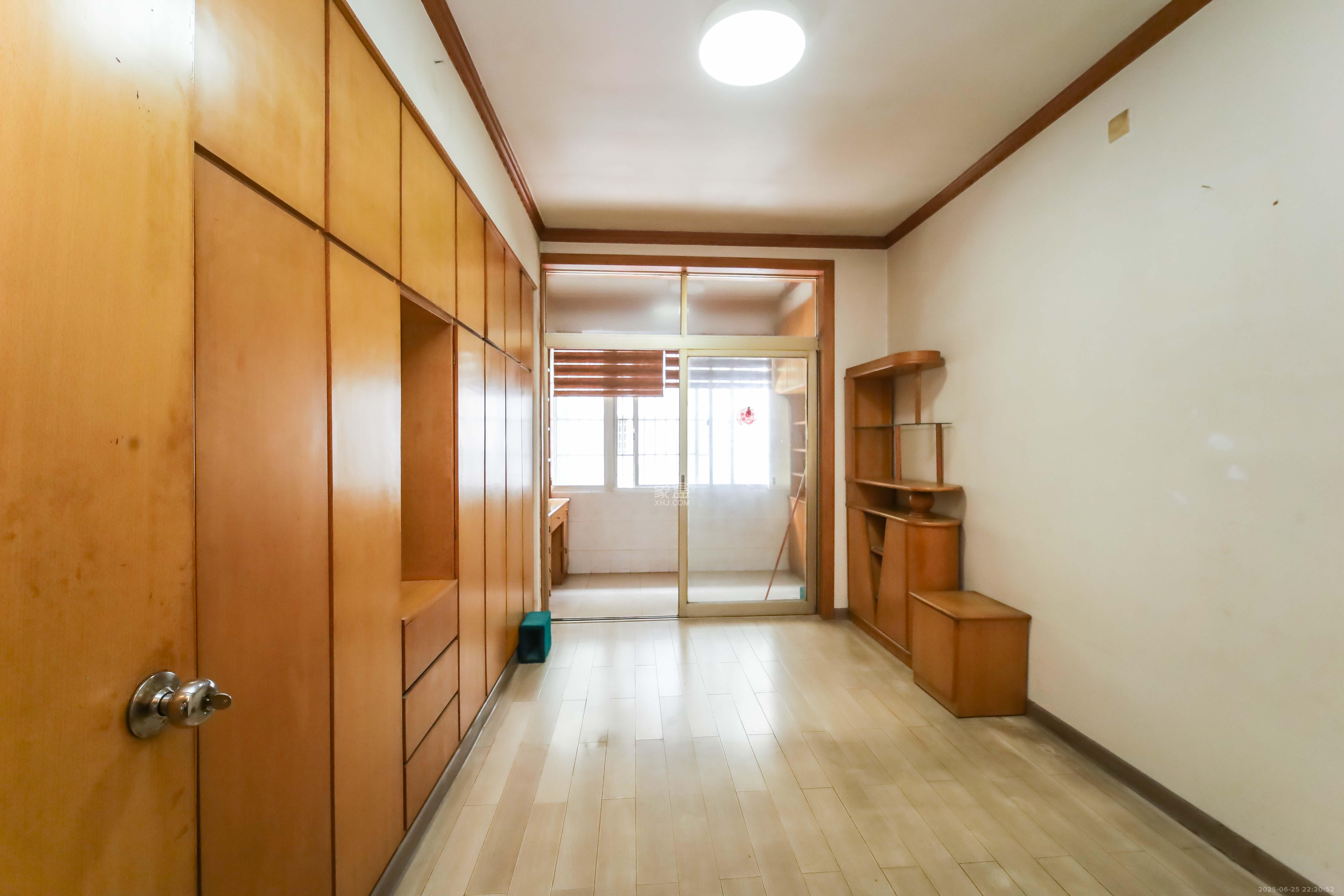 湖南省高级人民检察院宿舍 3室2厅2卫 104.0万 湖南省高级人民检察院宿舍 3室2厅2卫 104.0万卧室