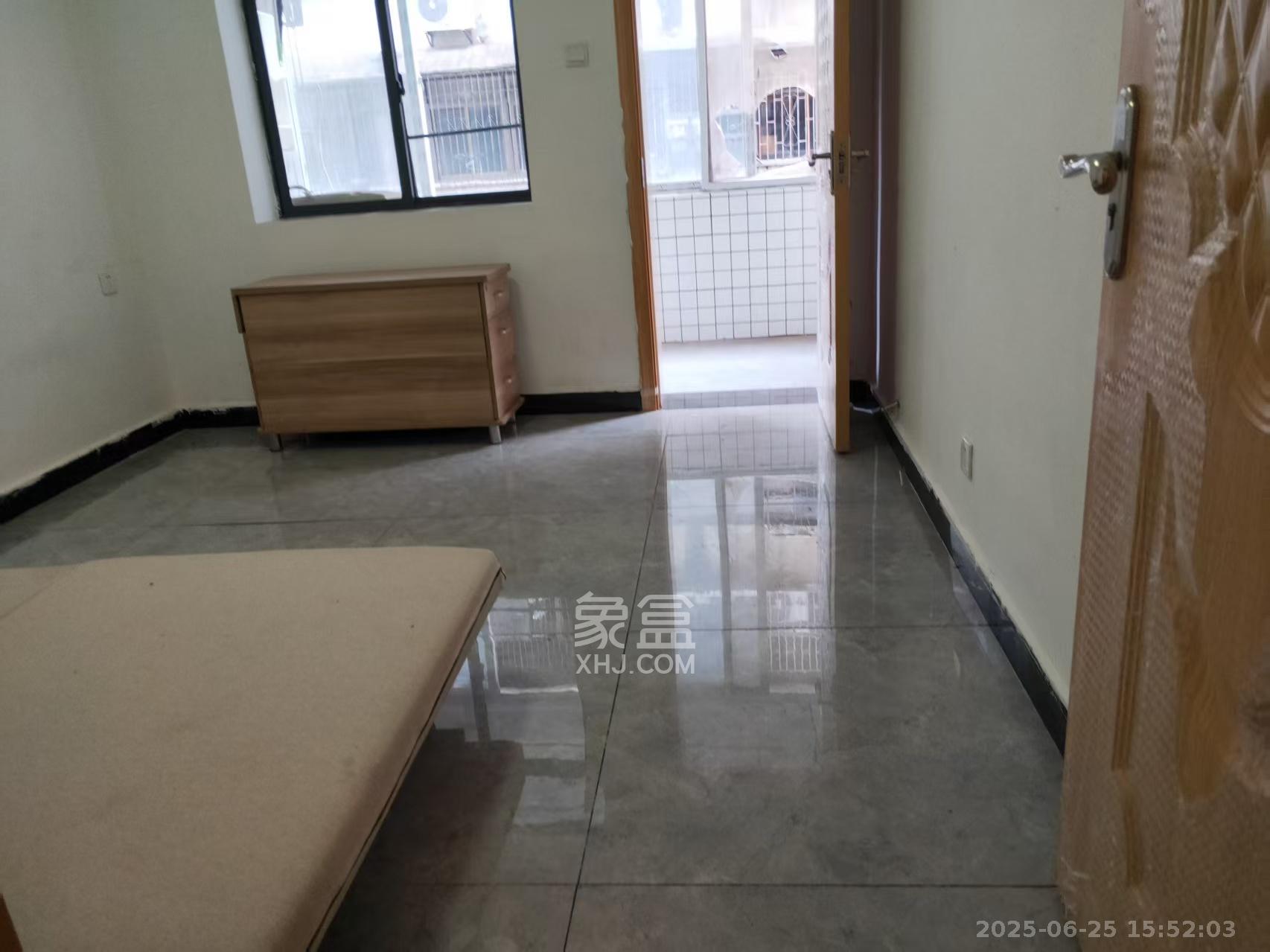 环城堤综合楼(产权如意街综合楼) 2室2厅1卫 2000.0元/月 环城堤综合楼(产权如意街综合楼) 2室2厅1卫 2000.0元/月室内图