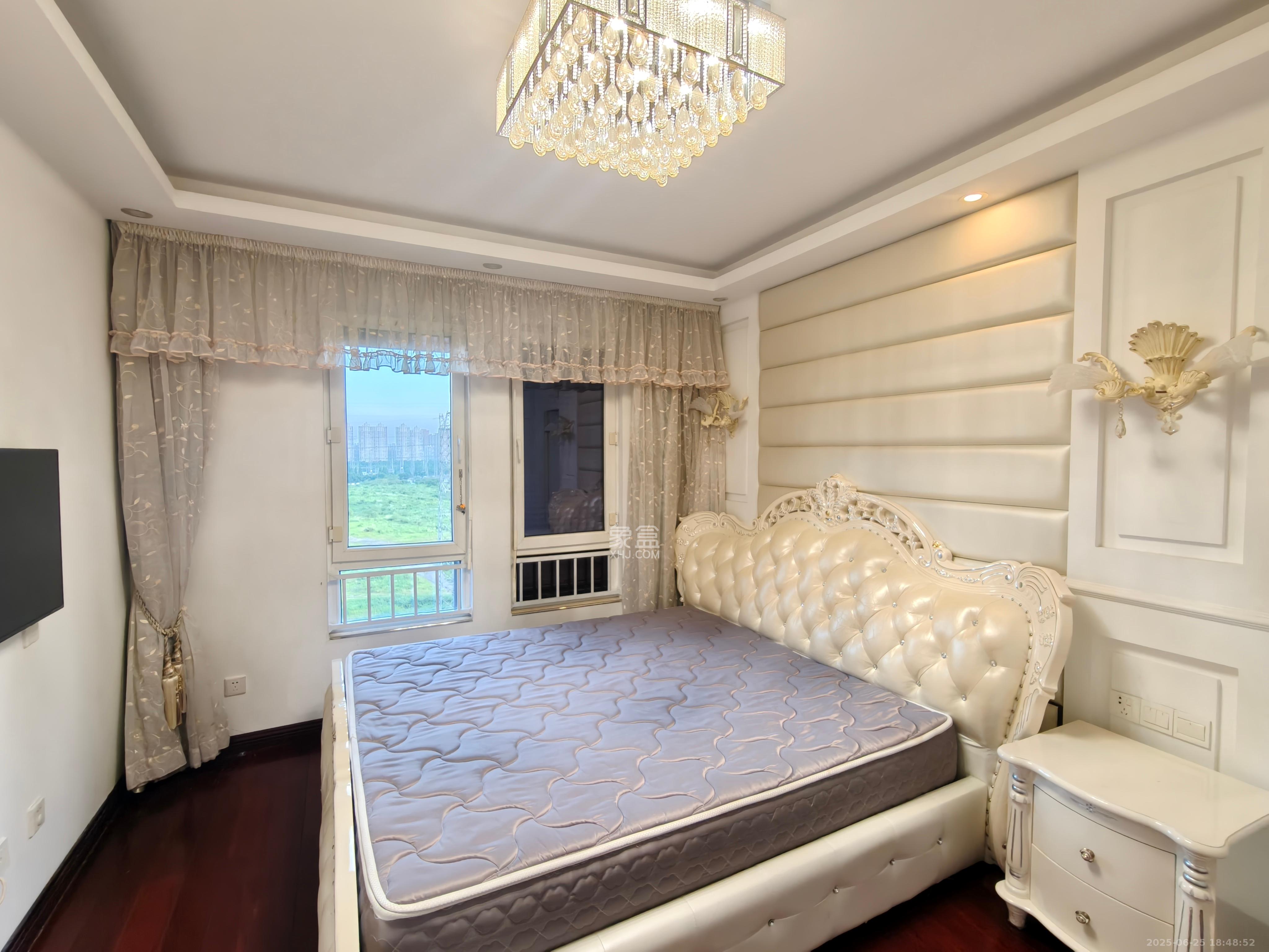 万国城(当代满庭春MOMA)一期 3室2厅2卫 3500.0元/月 万国城(当代满庭春MOMA)一期 3室2厅2卫 3500.0元/月室内图