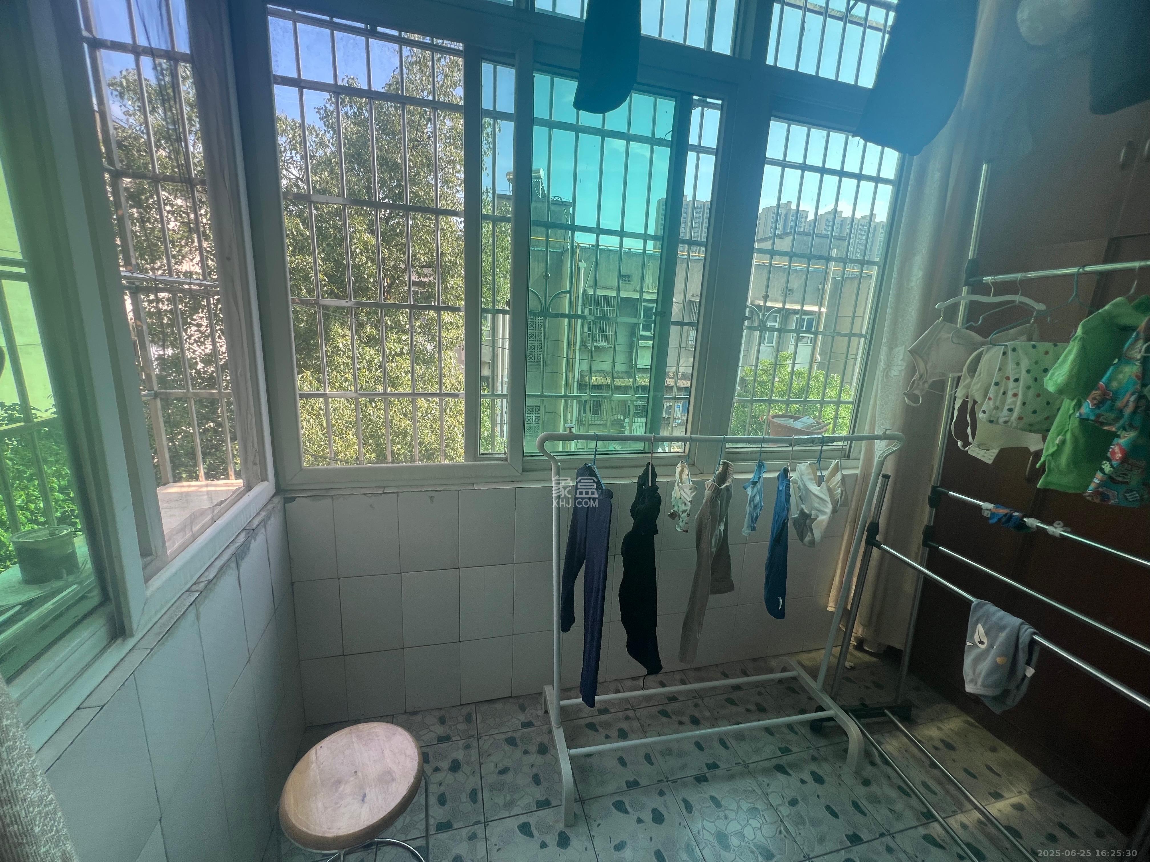 长坡社区 1室0厅0卫 1500.0元/月 长坡社区 1室0厅0卫 1500.0元/月室内图