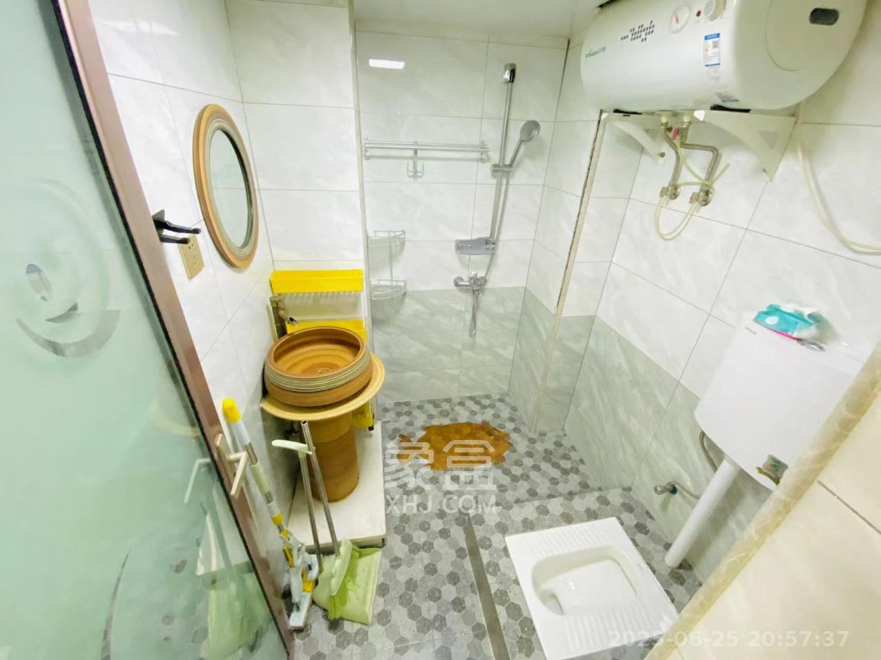 裕天国际商汇中心 1室1厅1卫 2000.0元/月 裕天国际商汇中心 1室1厅1卫 2000.0元/月室内图