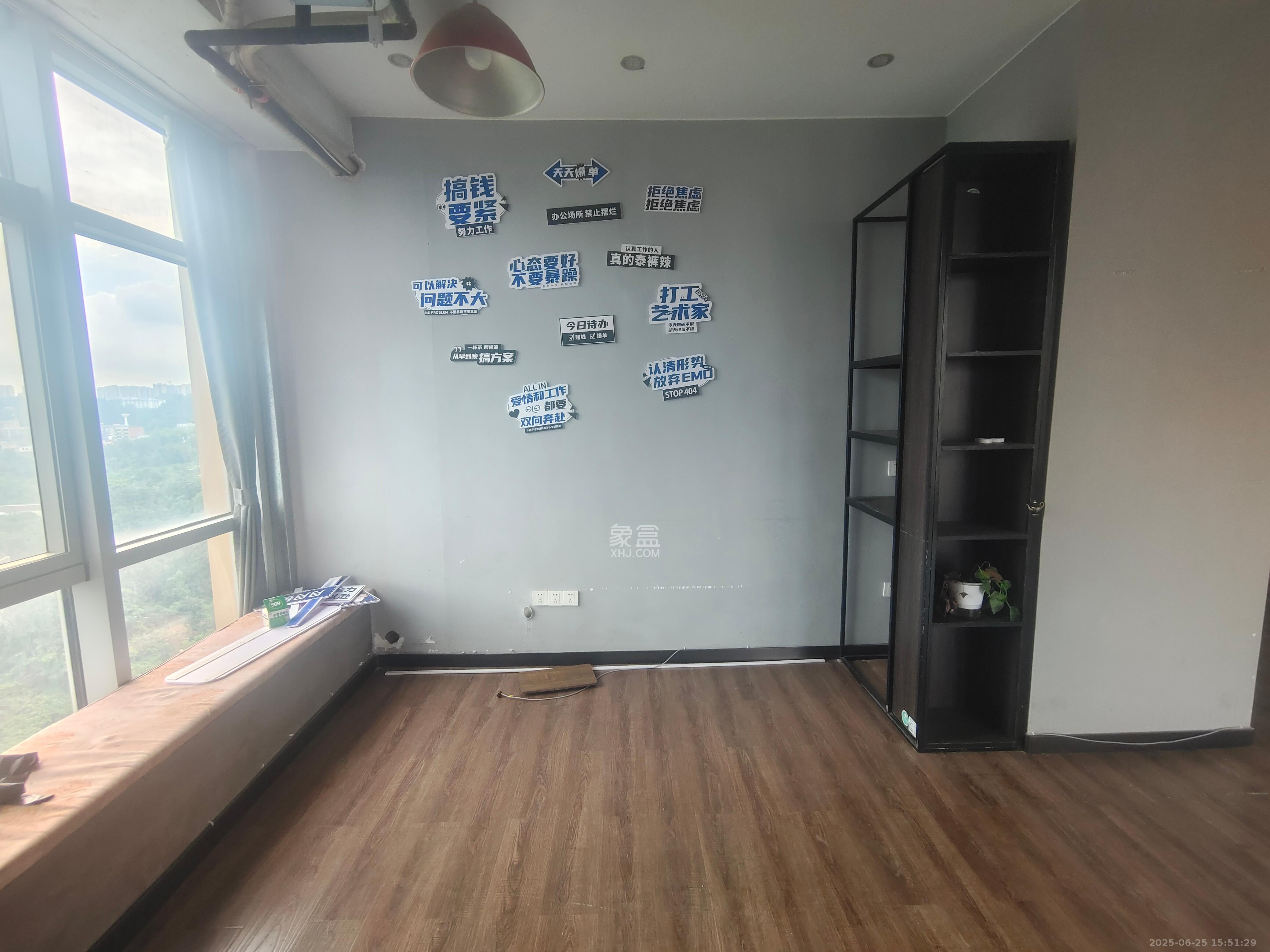 奥克斯缔壹城   129.0㎡      3000.0元/月室内图