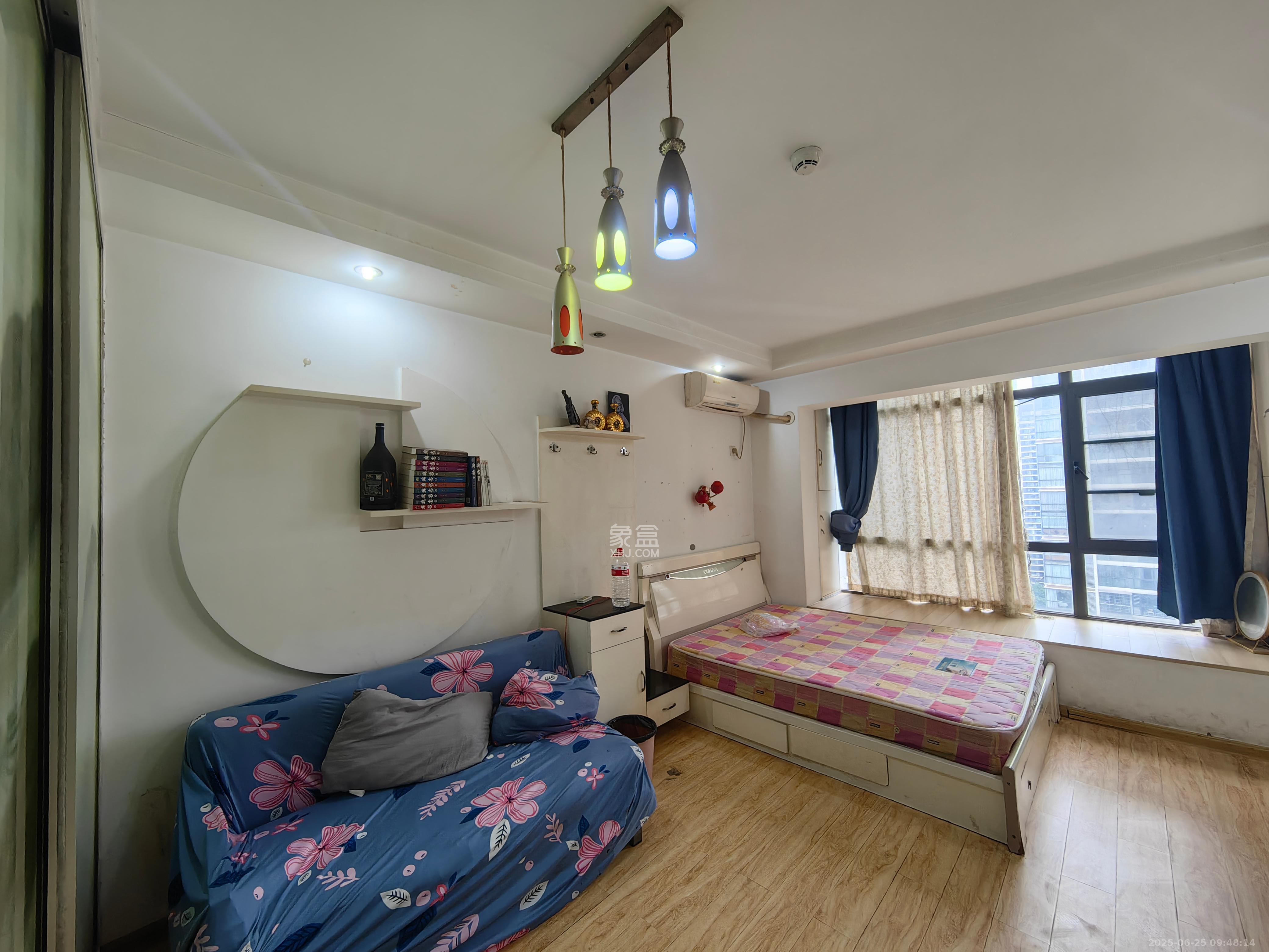 三万英尺  1室1厅1卫    1500.0元/月 三万英尺  1室1厅1卫    1500.0元/月室内图