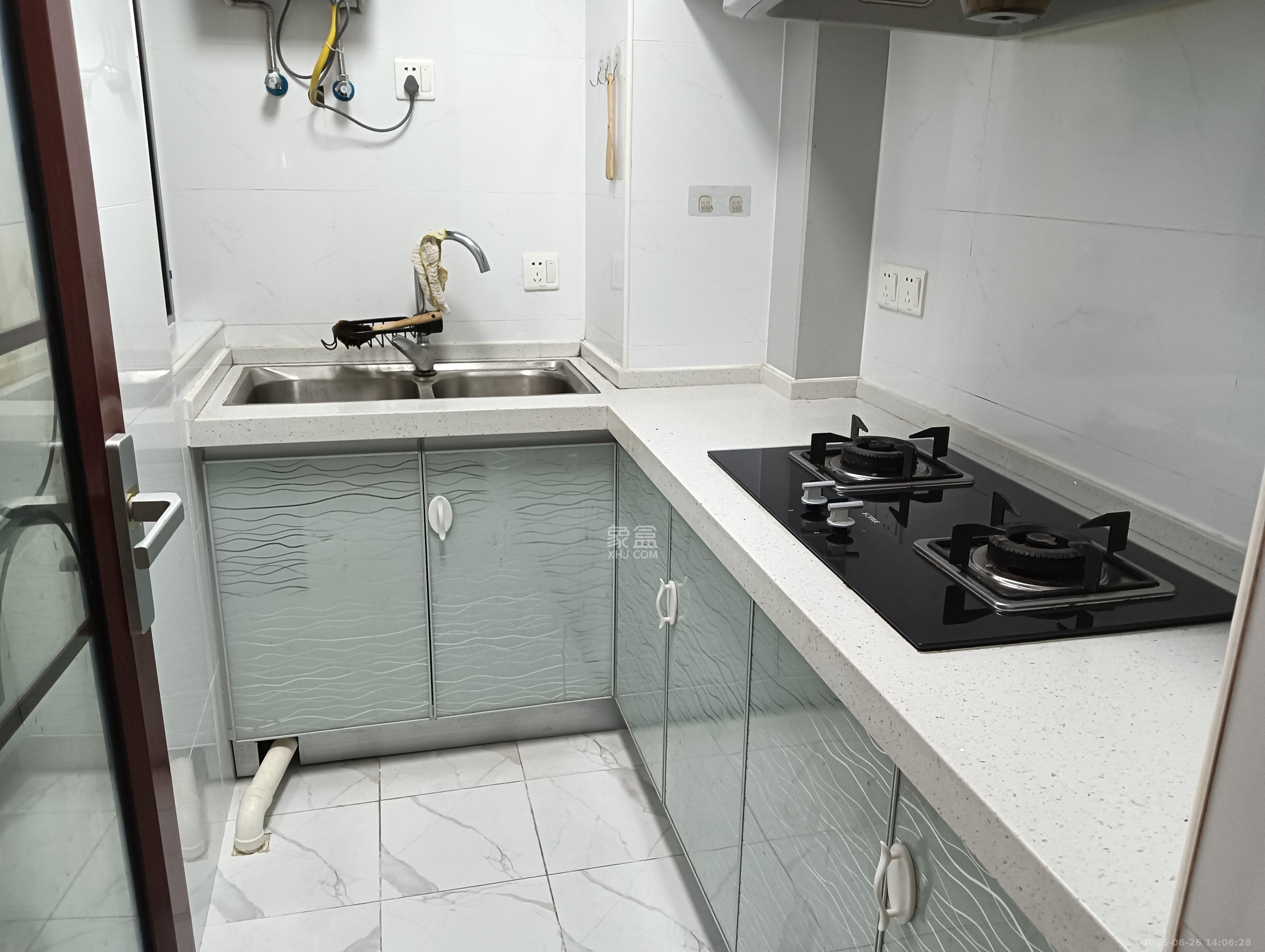 东怡外国（南湖一号)  1室0厅1卫    1800.0元/月室内图