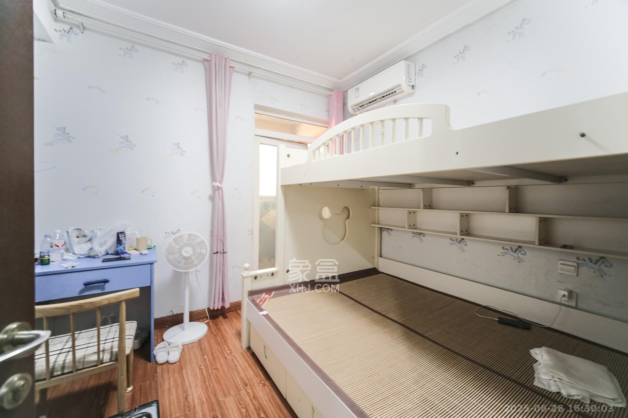 郡原居里 2室1厅1卫 46.8万 郡原居里 2室1厅1卫 46.8万卧室