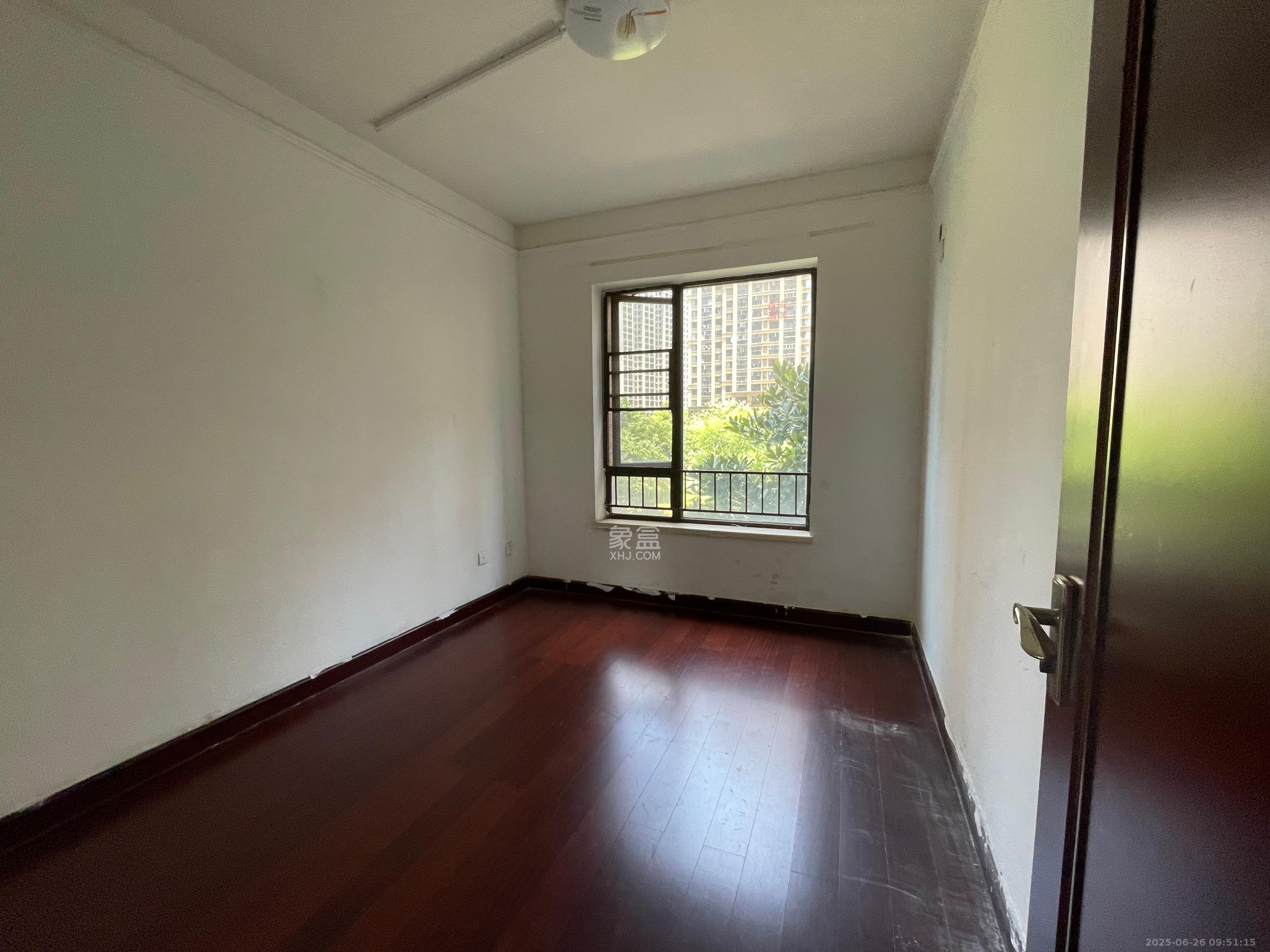 中海国际三期  4室2厅2卫    3000.0元/月 中海国际三期  4室2厅2卫    3000.0元/月室内图