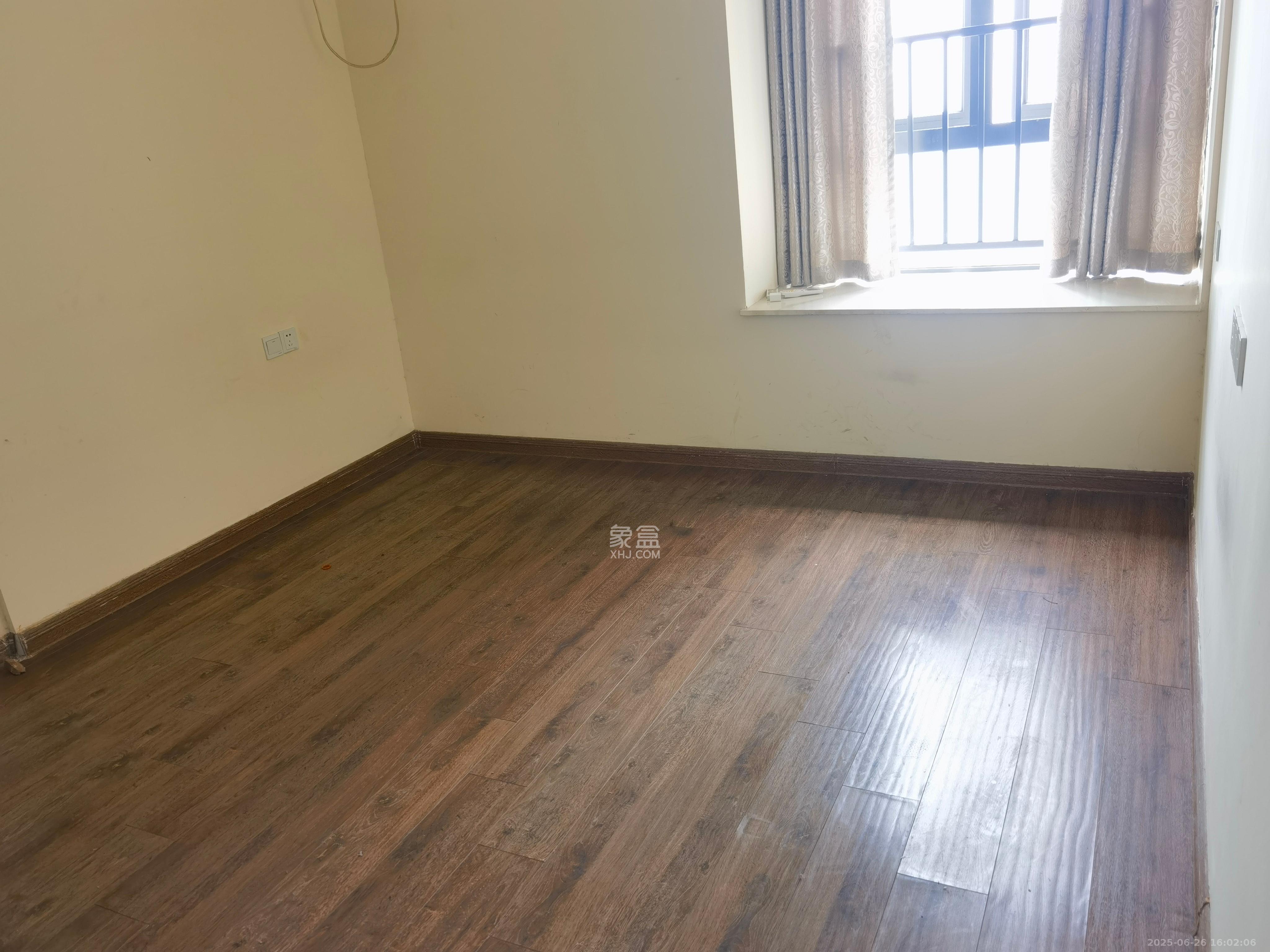 碧桂园威尼斯城 4室2厅2卫 4500.0元/月 碧桂园威尼斯城 4室2厅2卫 4500.0元/月室内图