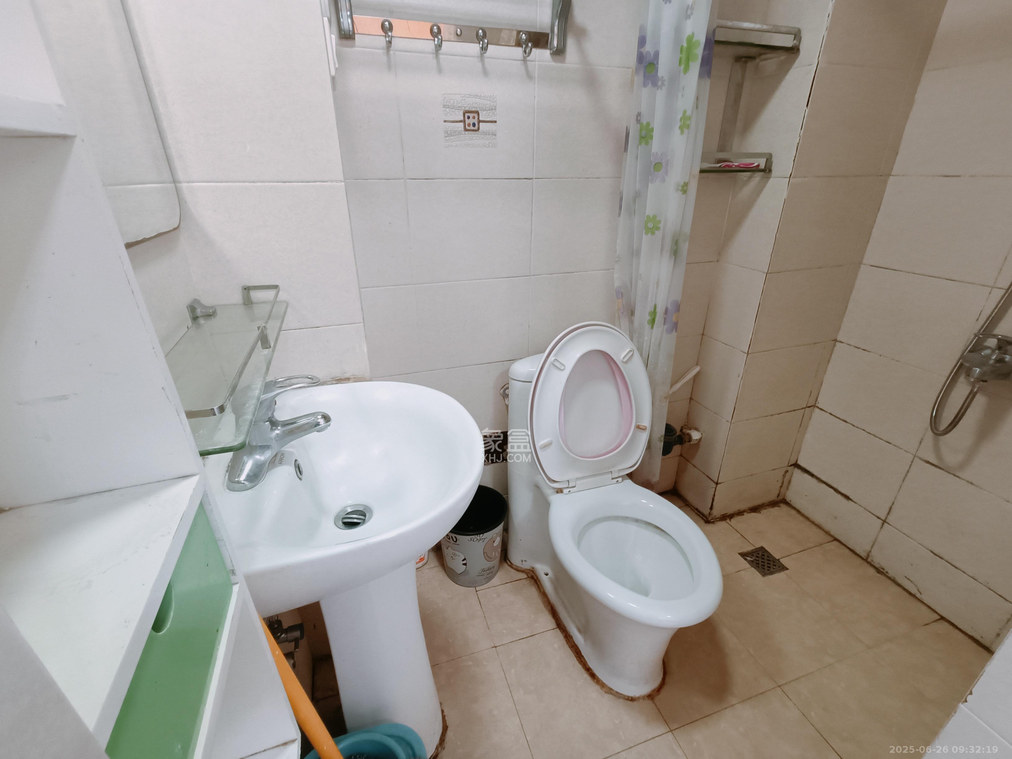东方新世界  1室1厅1卫   1400.00元/月室内图