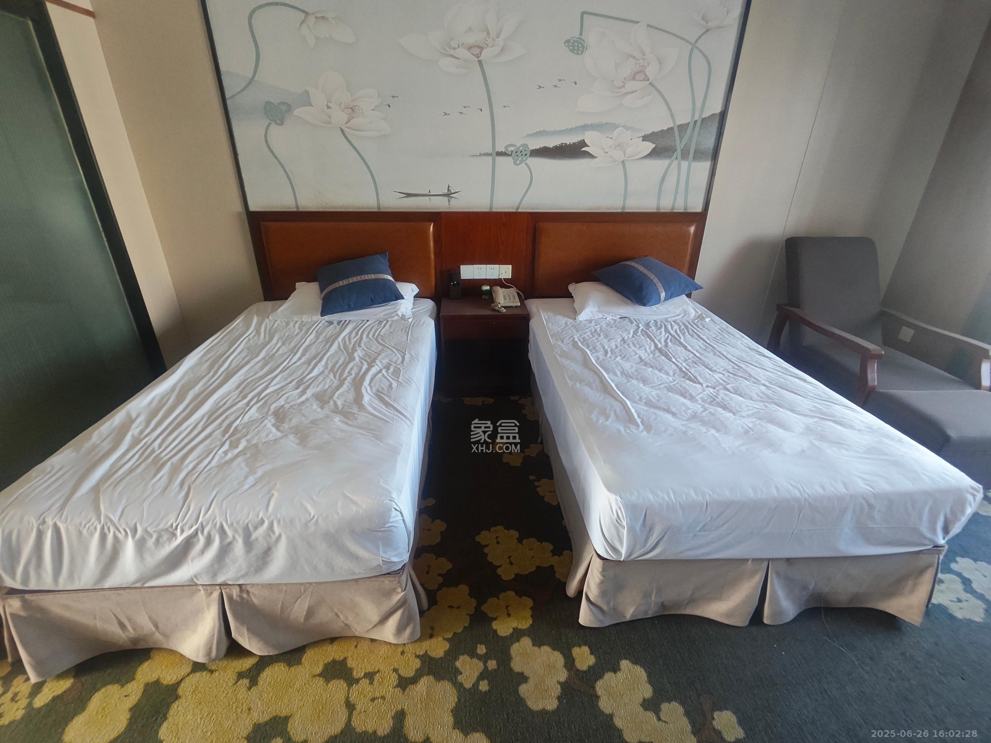 玛依拉山庄 1室1厅1卫 1400.0元/月 玛依拉山庄 1室1厅1卫 1400.0元/月室内图