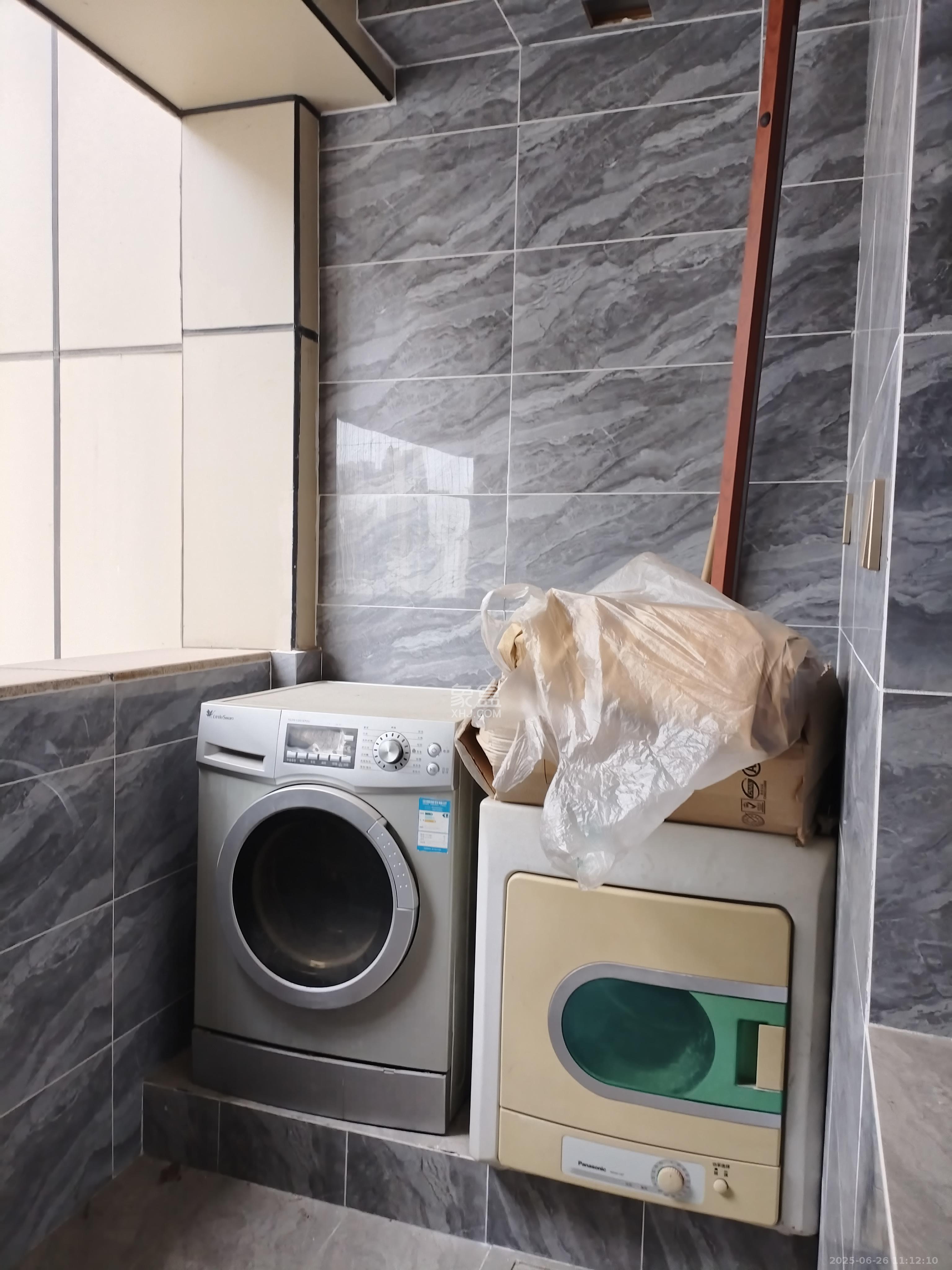 湘江壹号一二三期(创远湘江壹号) 4室2厅3卫 5500.0元/月 湘江壹号一二三期(创远湘江壹号) 4室2厅3卫 5500.0元/月室内图